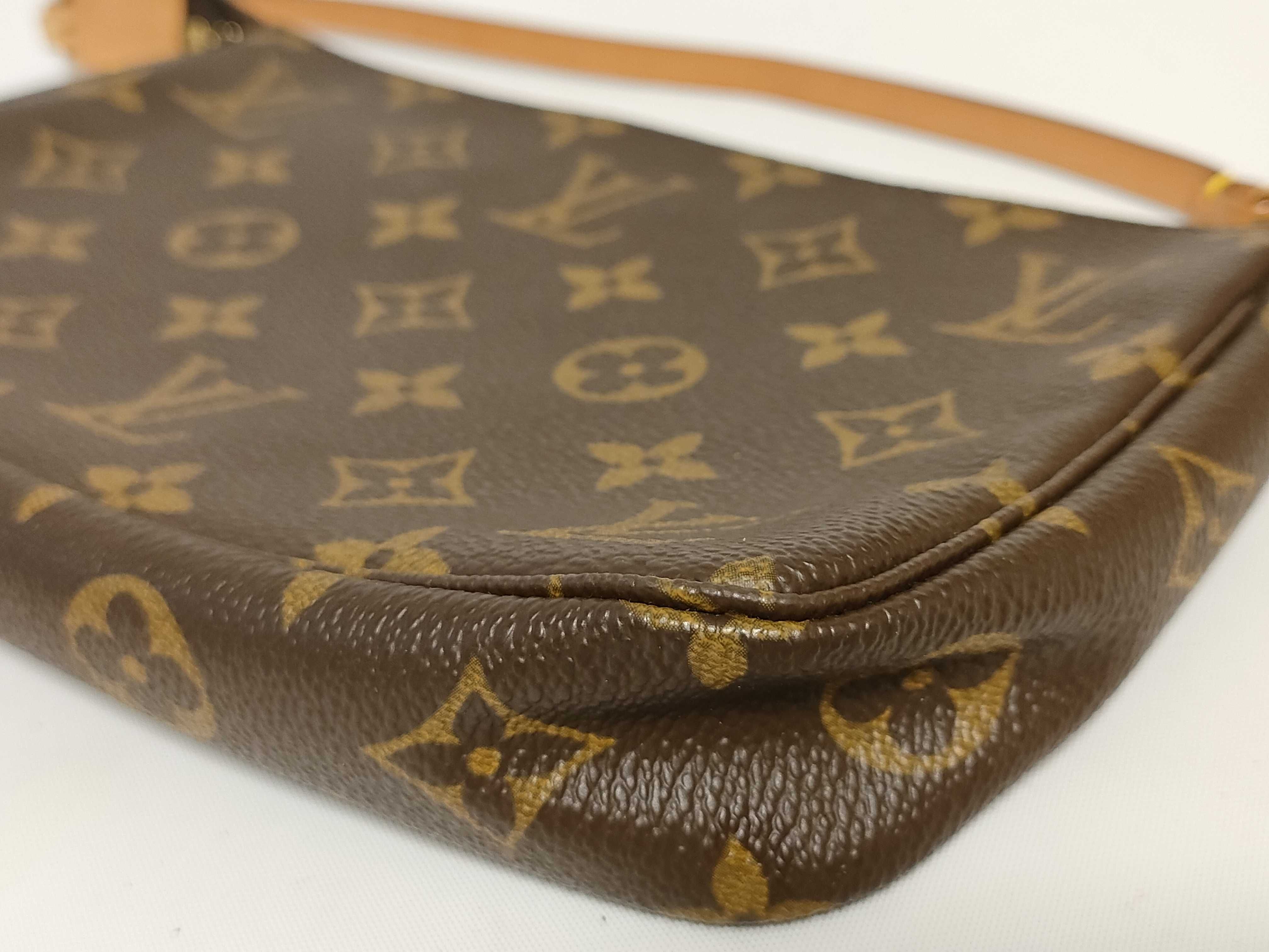 Monogram Accessoires Pouch — view 7