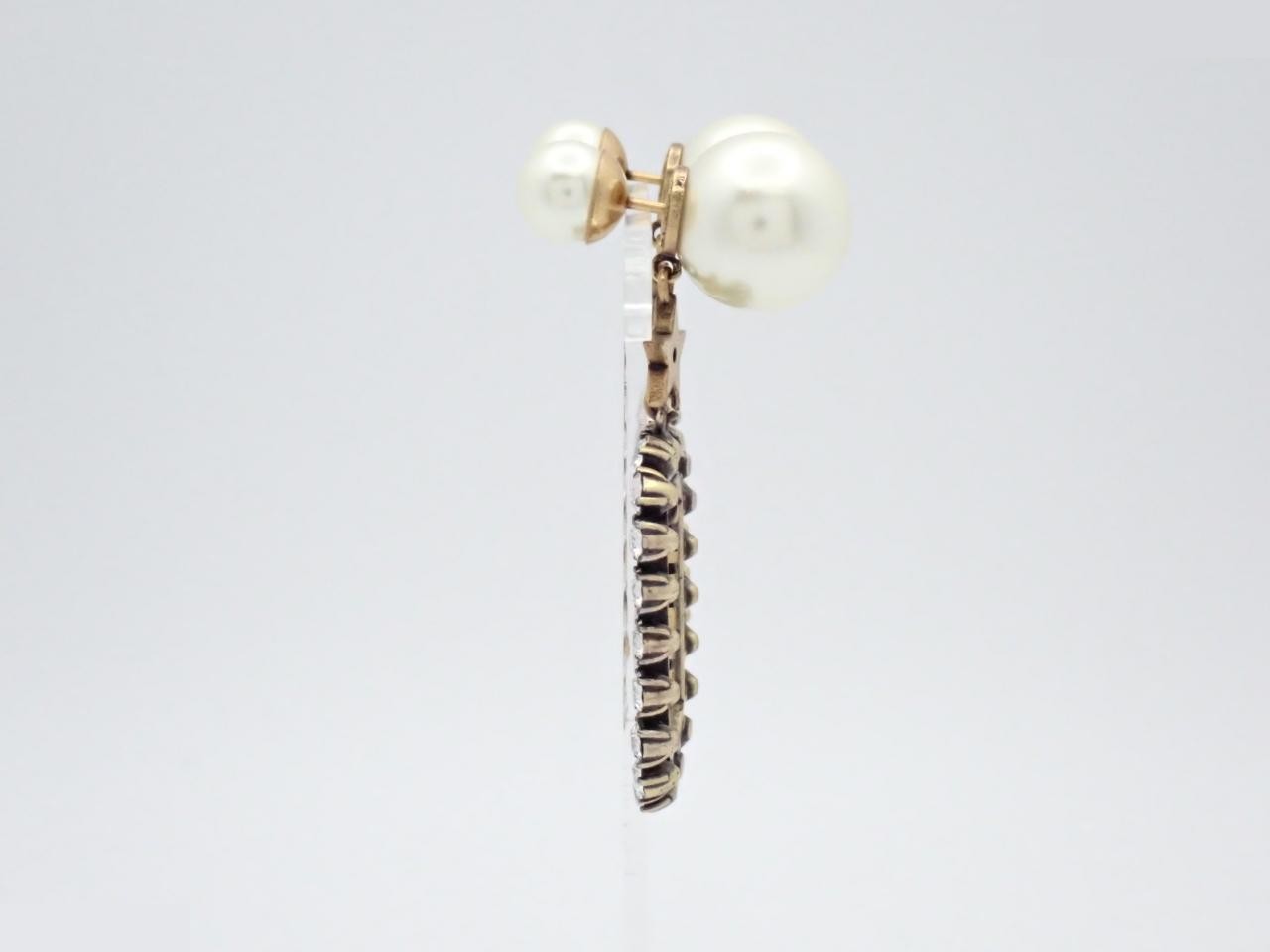Gold earrings — view 3