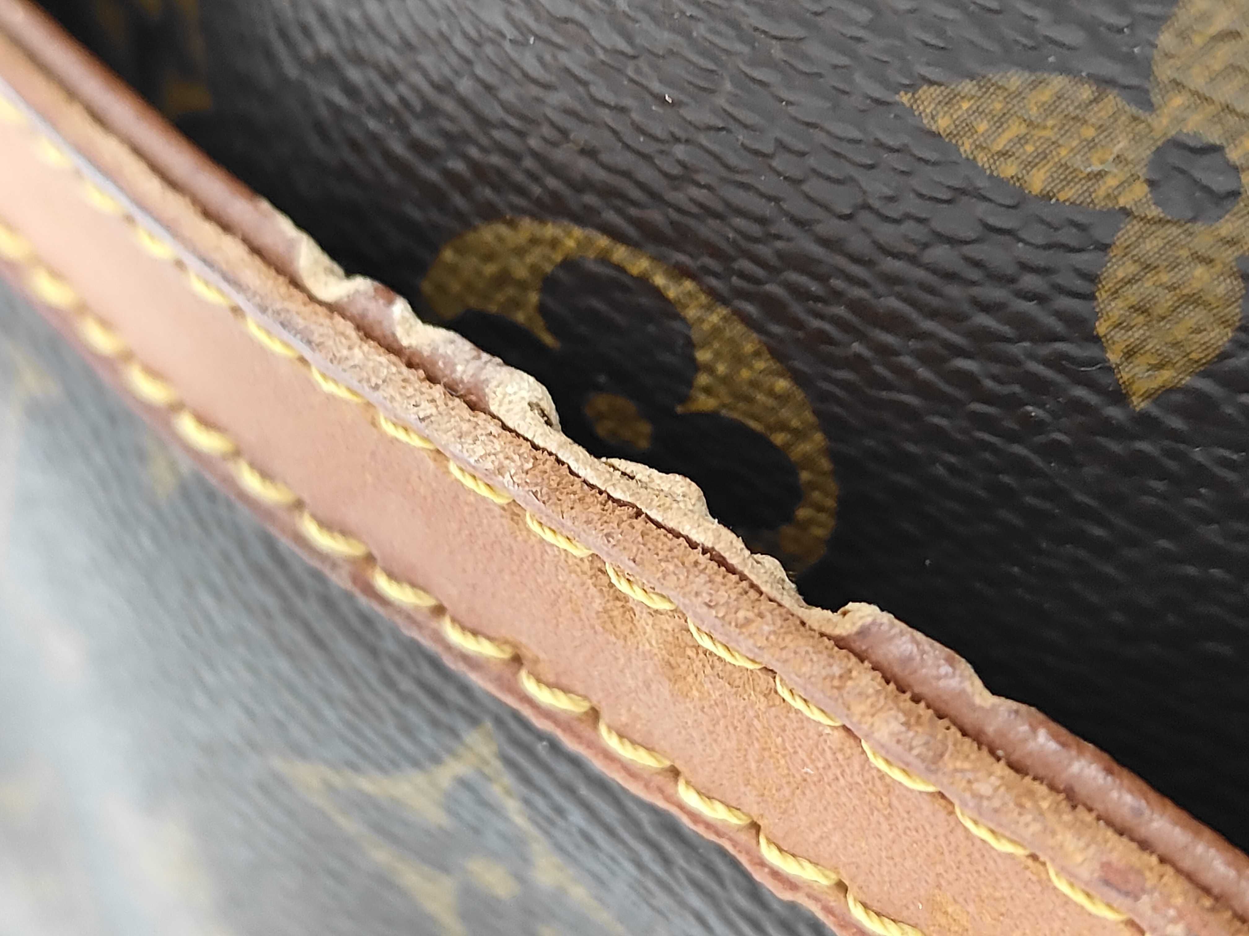 Monogram Louis Vuitton Monogram Danube TH2009 Shoulder Bag — view 11