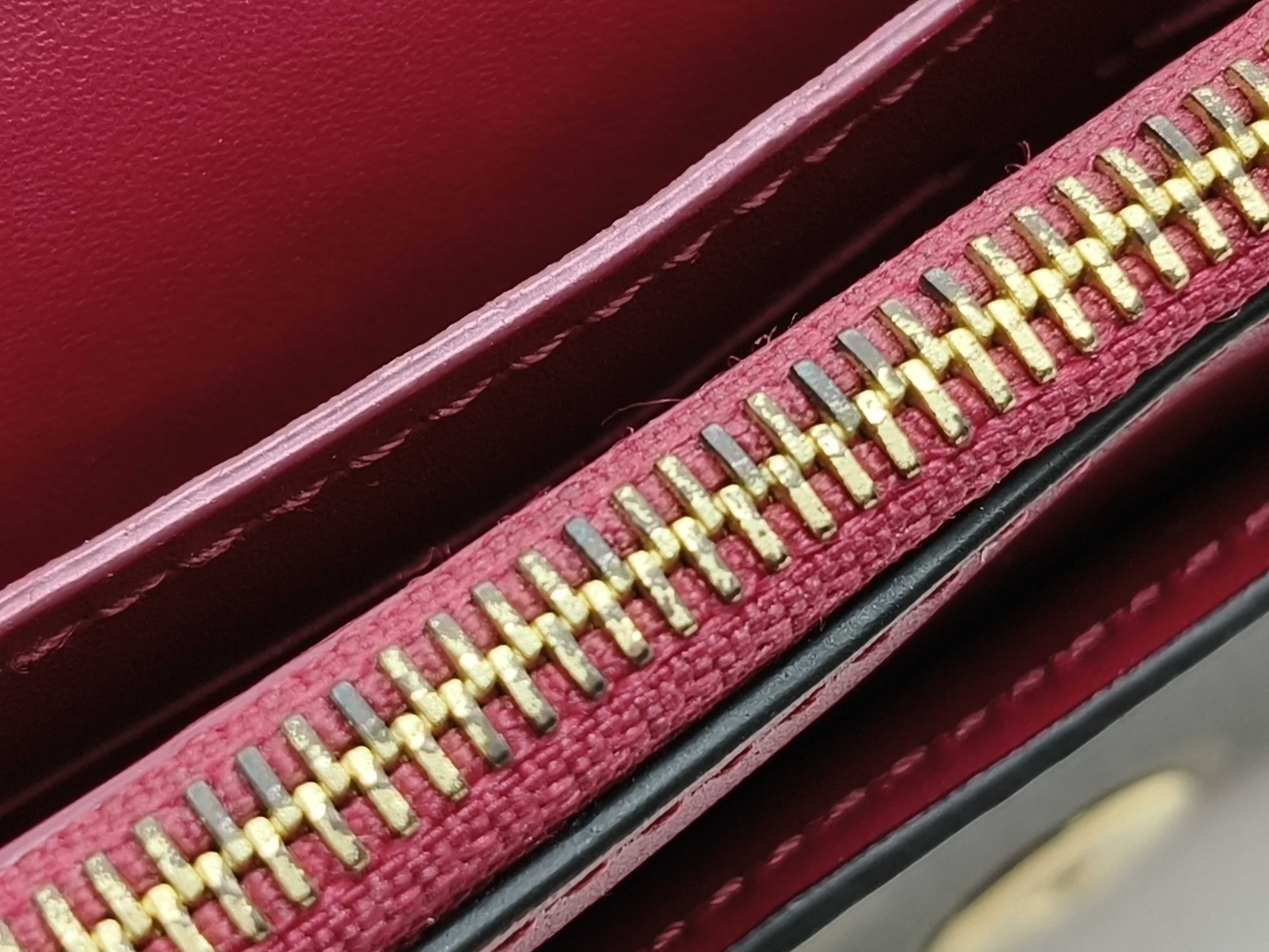 Monogram Louis Vuitton M69578 Portefeuille Flor Chain Shoulder Bag — view 10