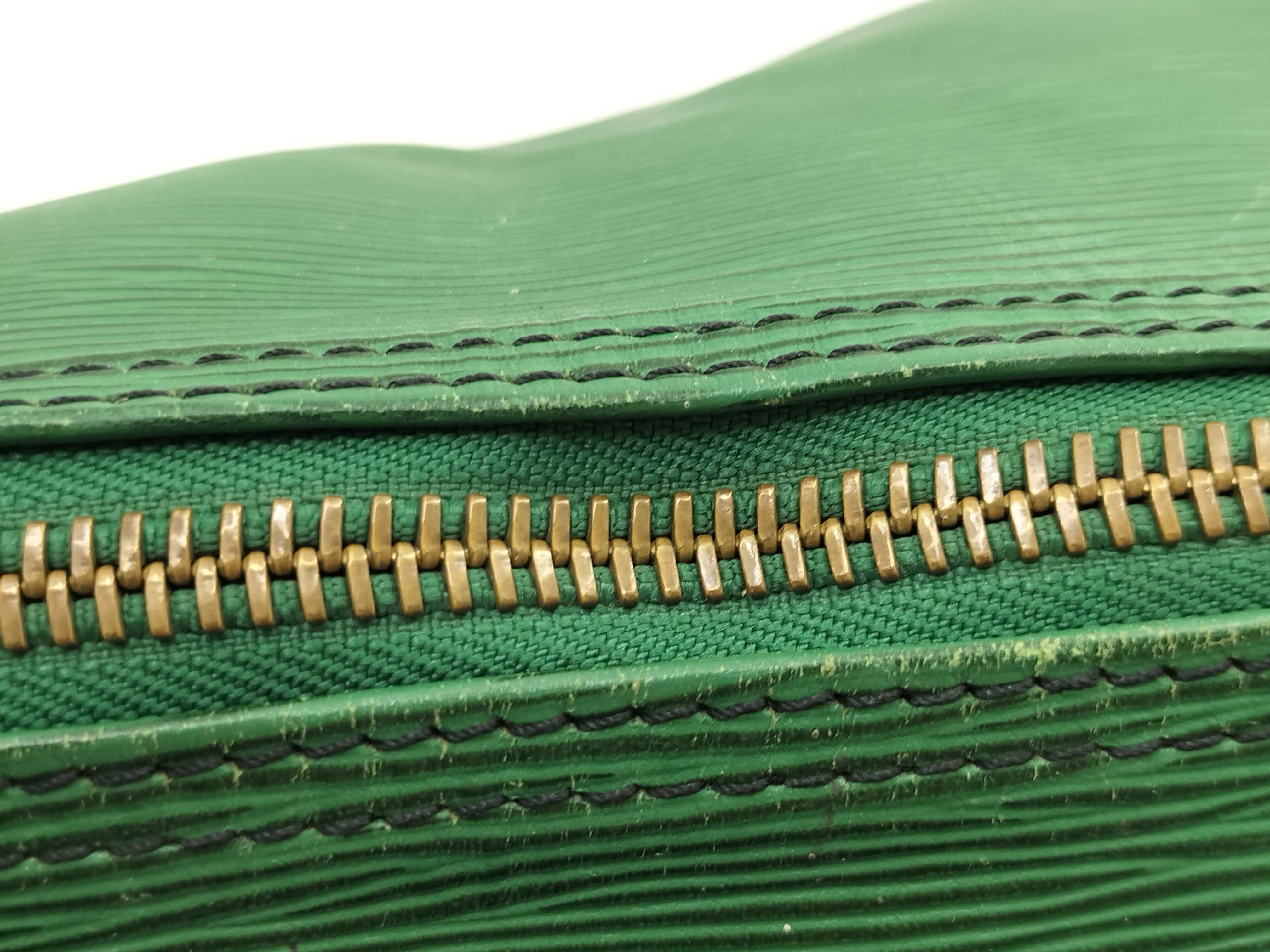 Epi LV Keepall Epi Boston Bag — view 5