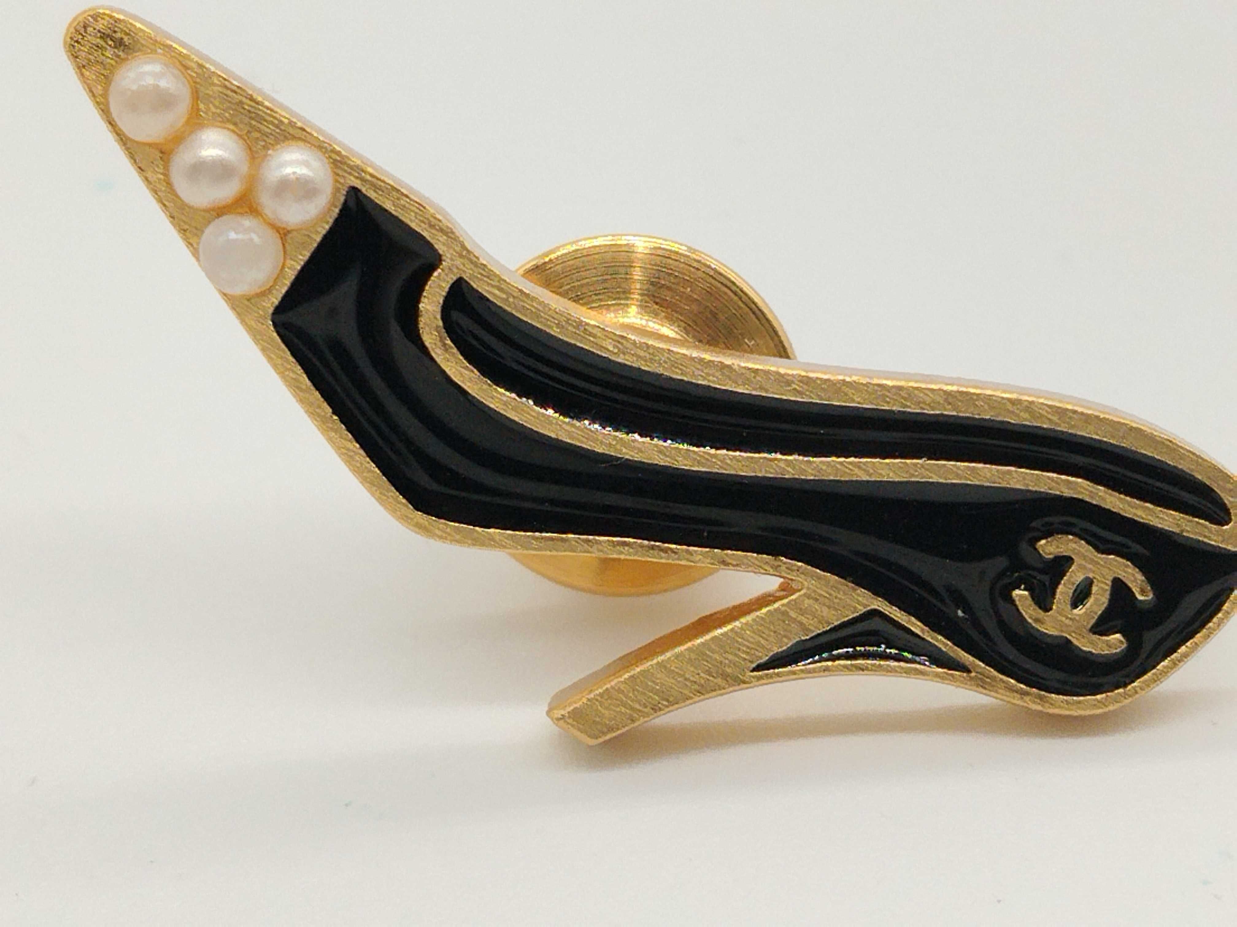Coco Mark 02A High Heel Pin Brooch — view 11
