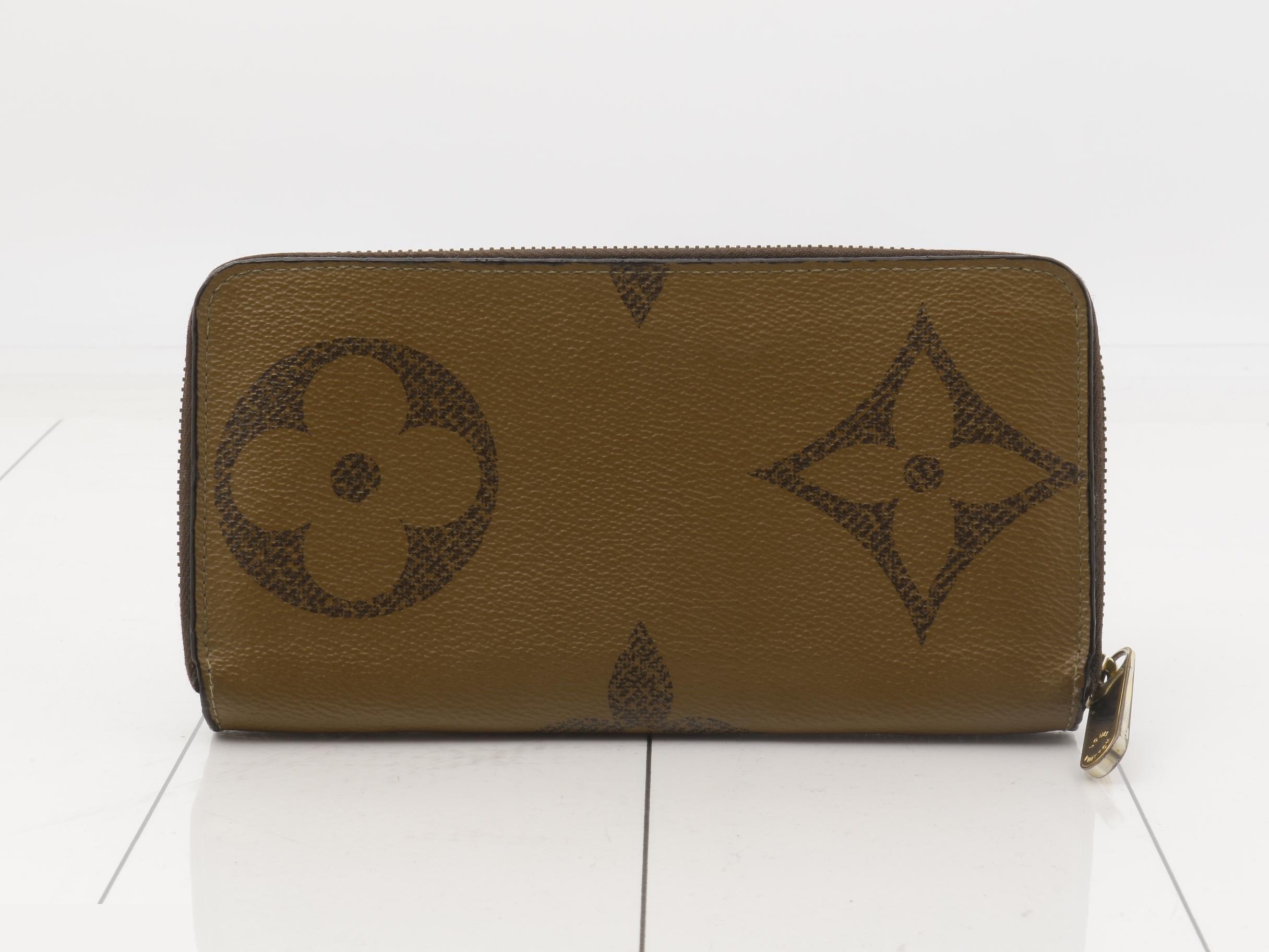 Monogram Giant Reverse Zippy Wallet — view 2