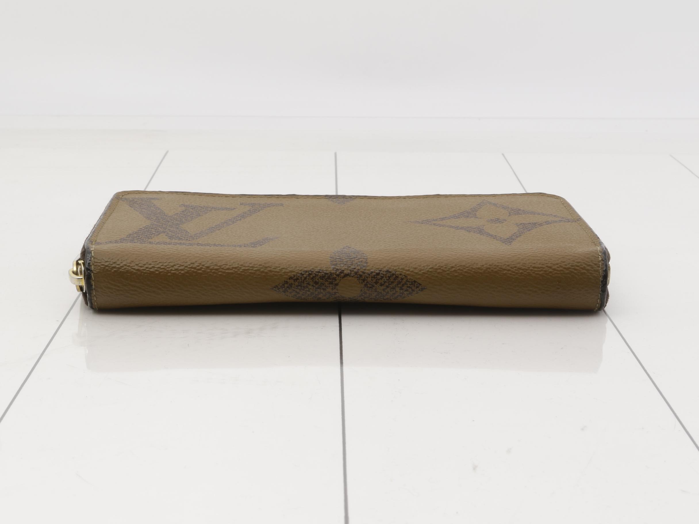 Monogram Giant Reverse Zippy Wallet — view 3