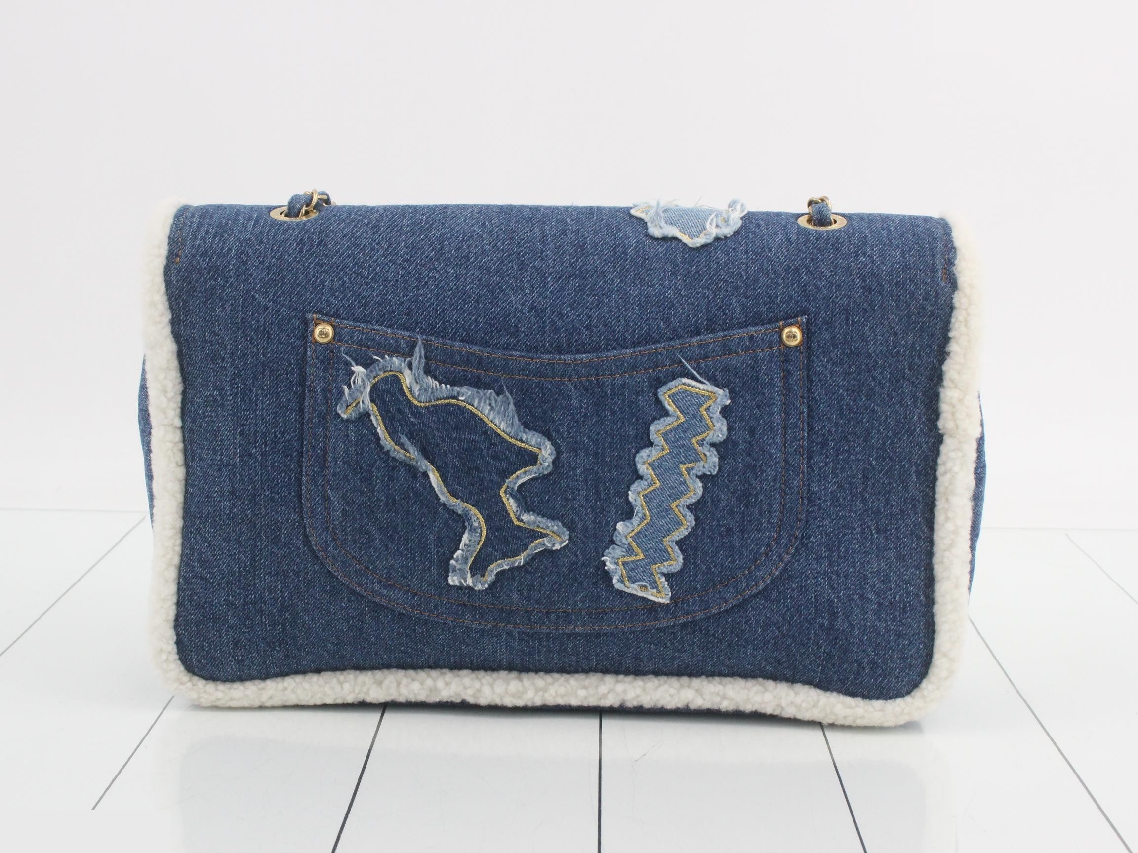 Egypt Line Denim Blue Gold Hardware Chain Shoulder Bag — view 2