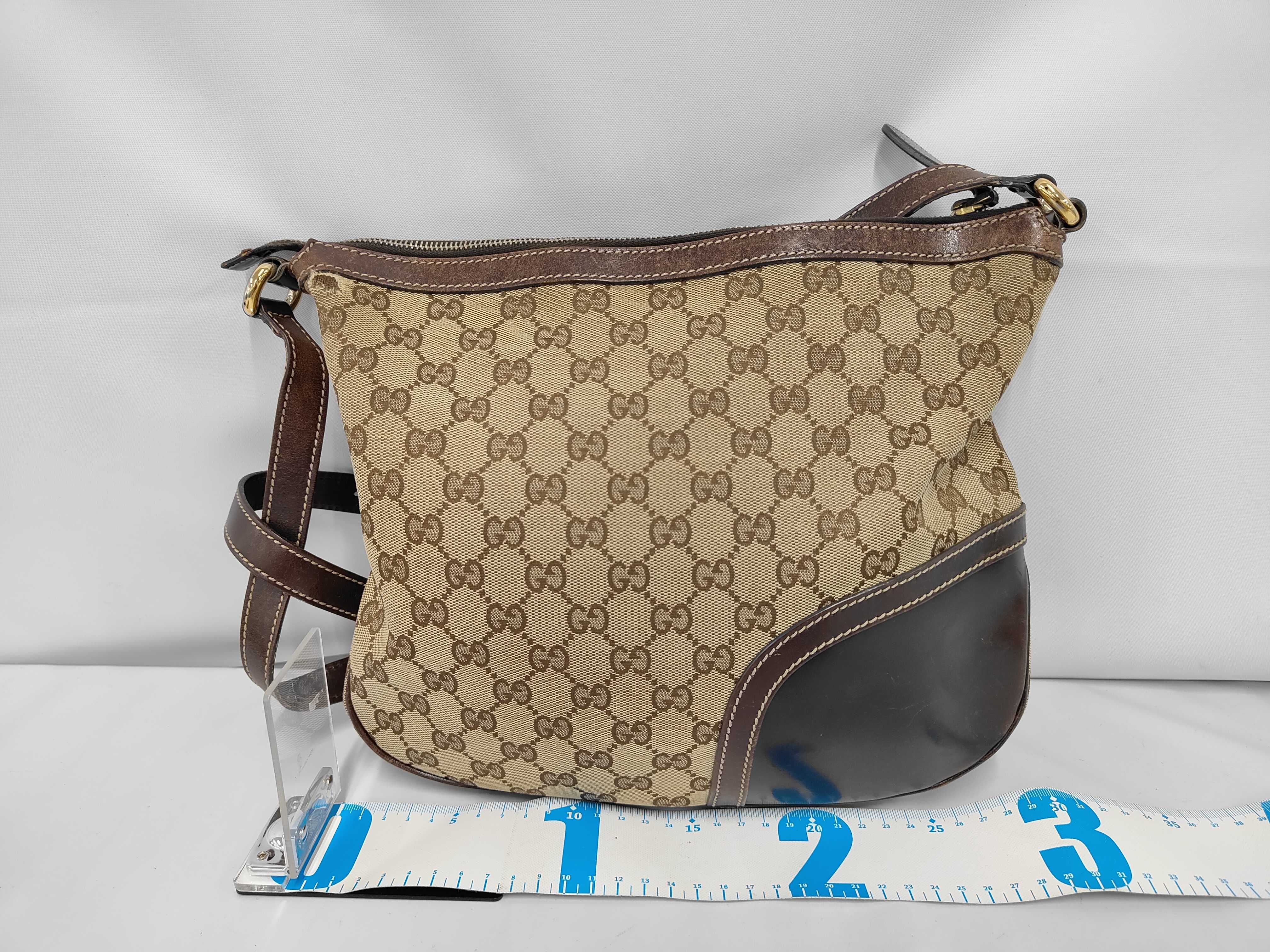 GG Canvas Shoulder Bag Horsebit Shoulder Bag — view 2