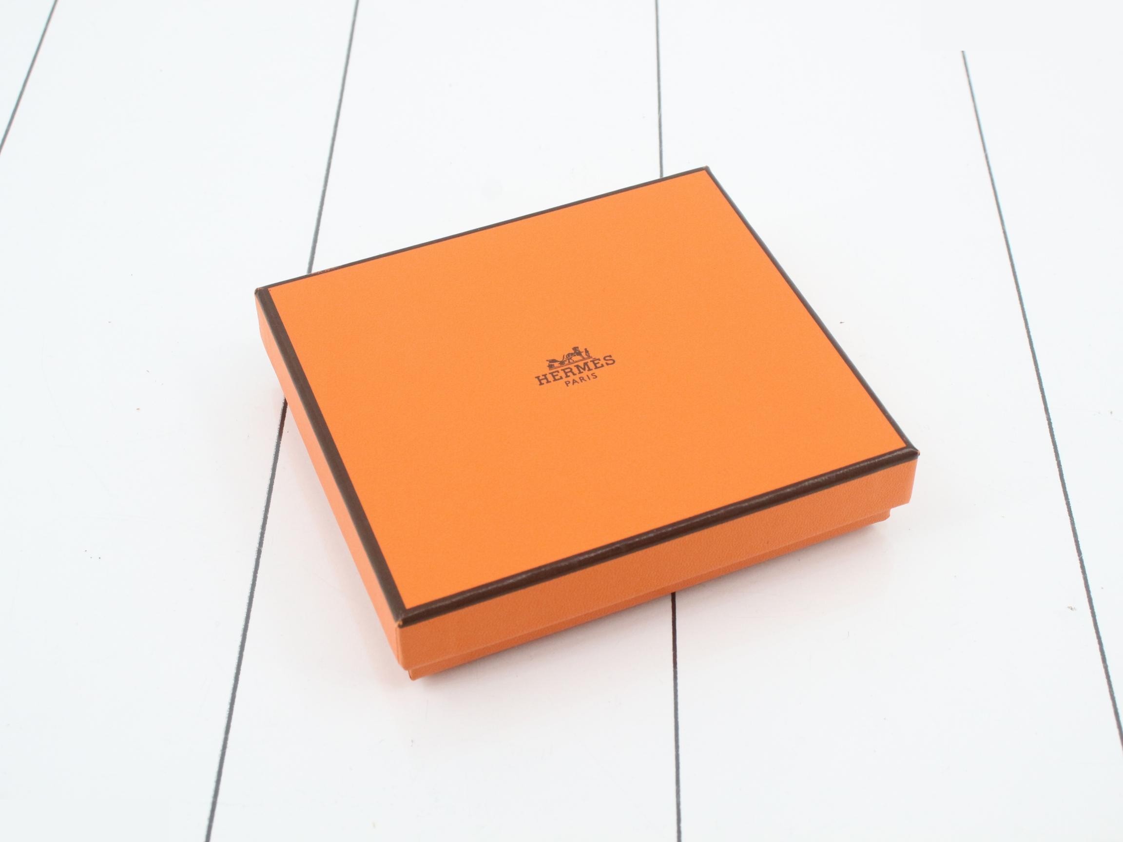 Silk In Wallet — view 5