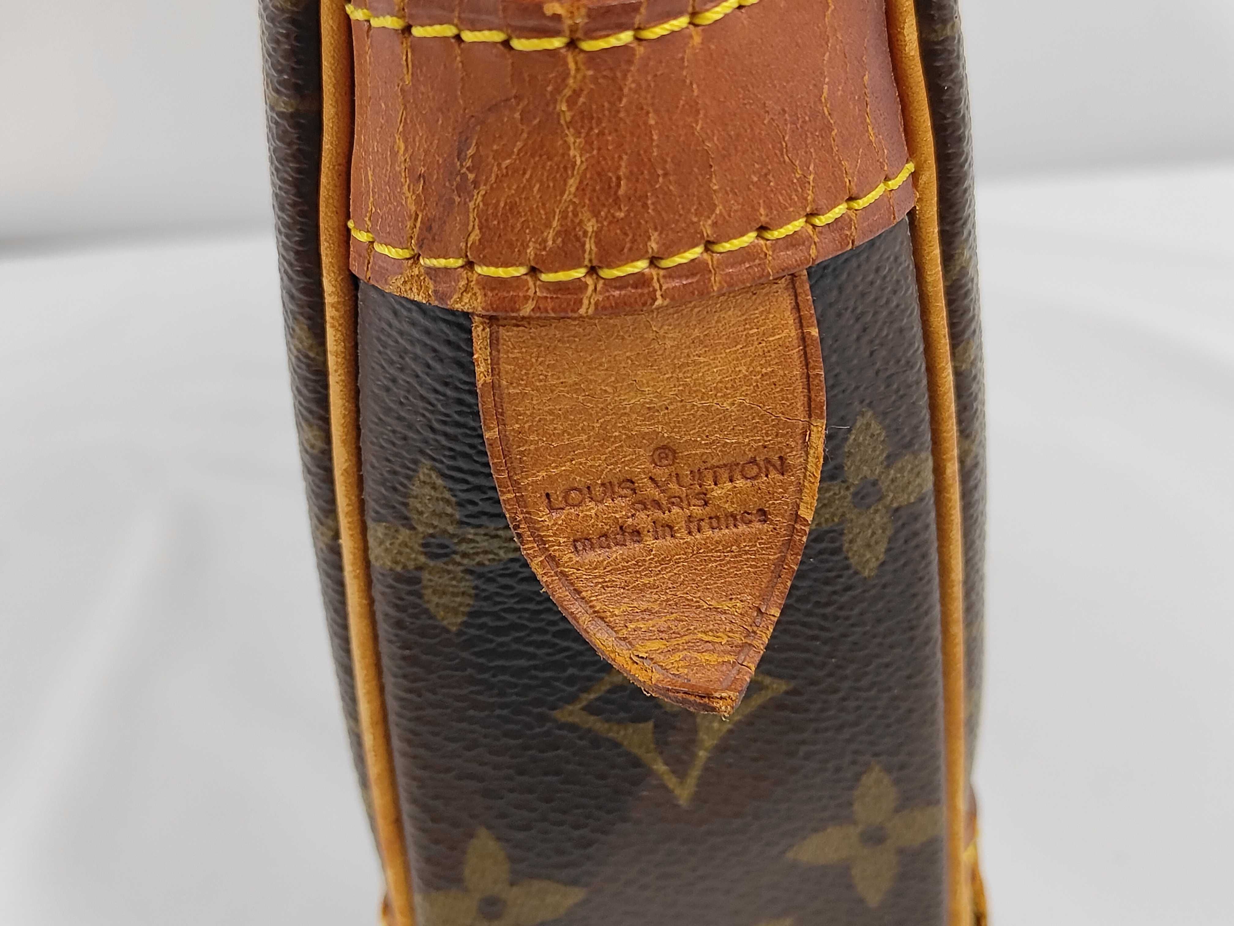 LV Port Document Voyage Handbag — view 7