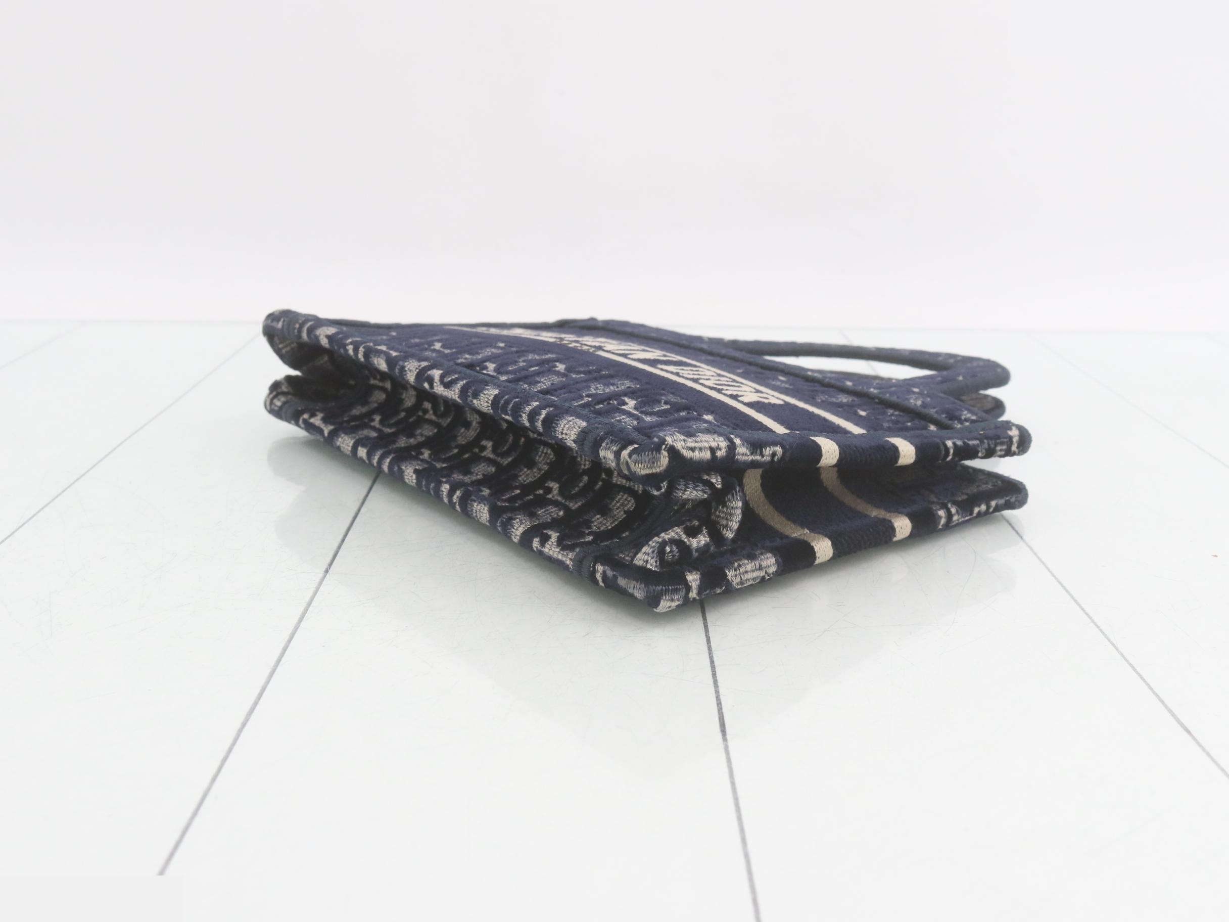Oblique Book Tote Mini — view 6