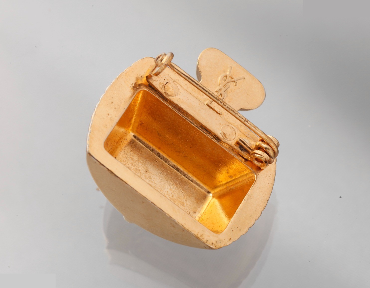 Other lines: Precious metals and brooches — view 3