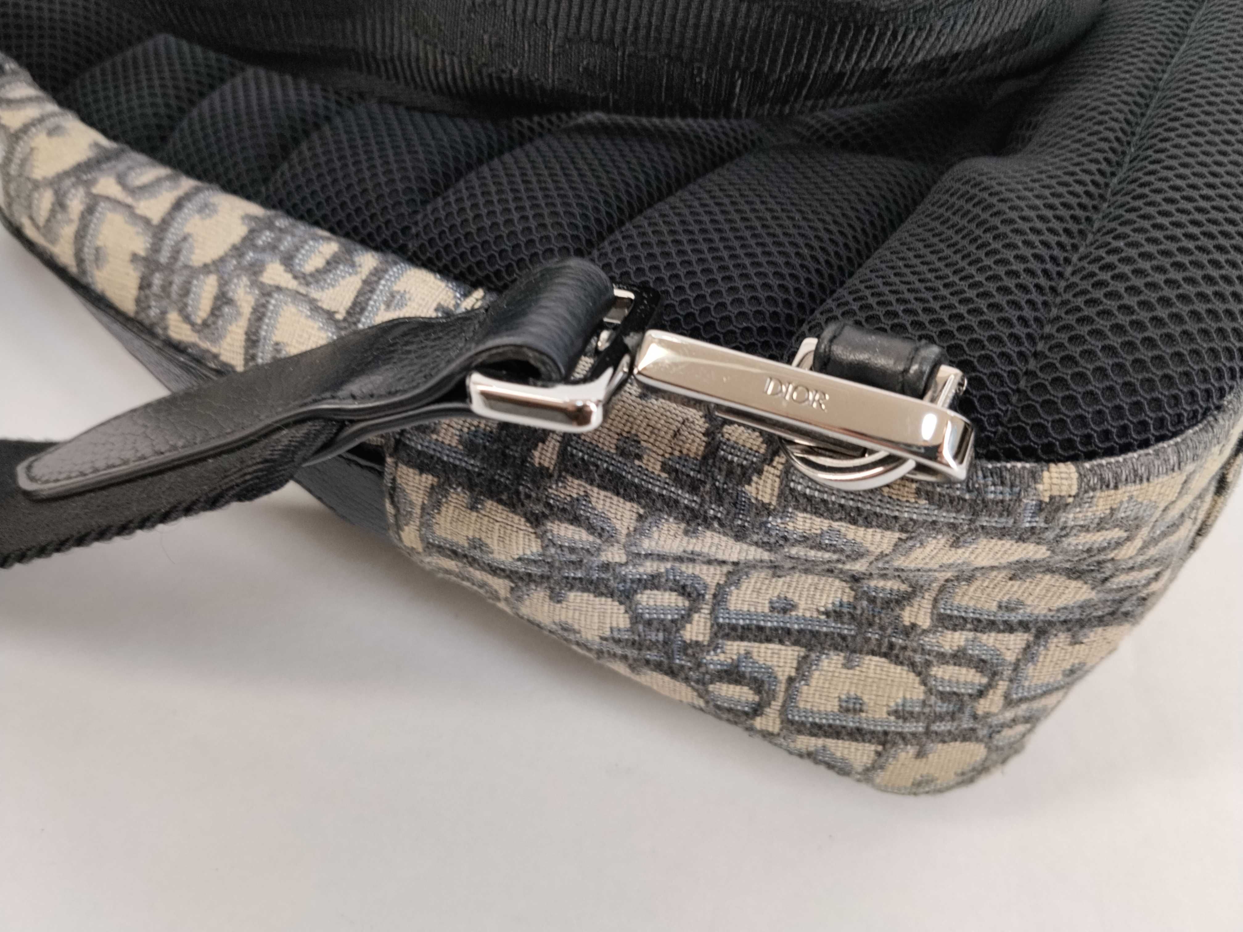 Trotter Oblique Canvas Leather Body Bag Shoulder Bag — view 5