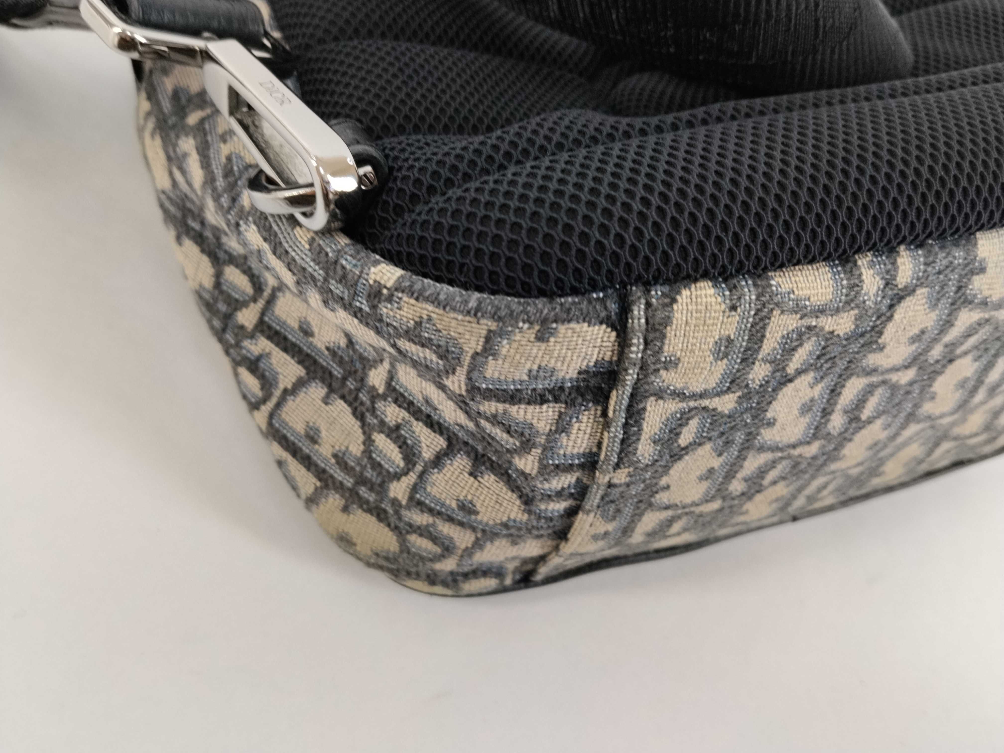 Trotter Oblique Canvas Leather Body Bag Shoulder Bag — view 6