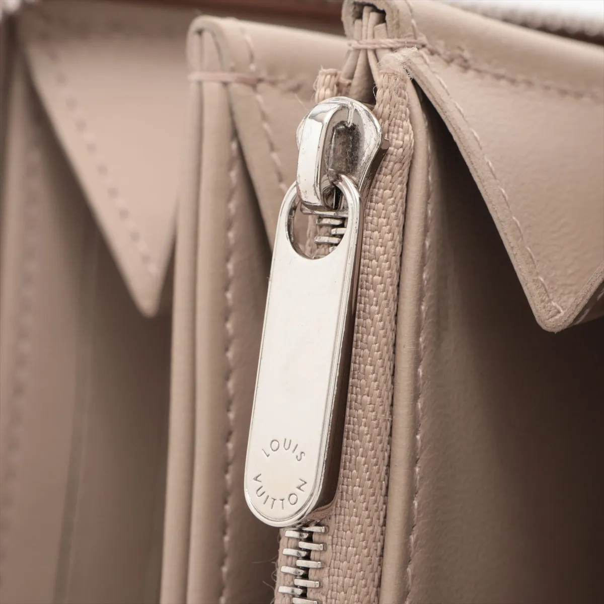 Mahina Zippy Wallet M69821 (Serial number unknown), Galet Round Zip Wallet — view 12