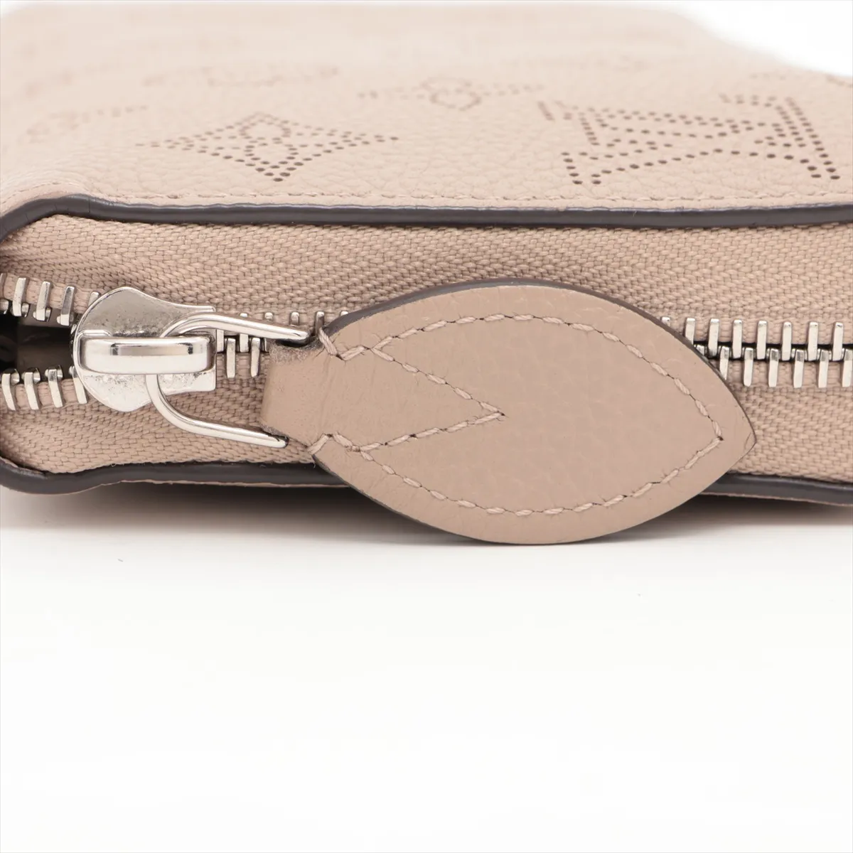 Mahina Zippy Wallet M69821 (Serial number unknown), Galet Round Zip Wallet — view 13