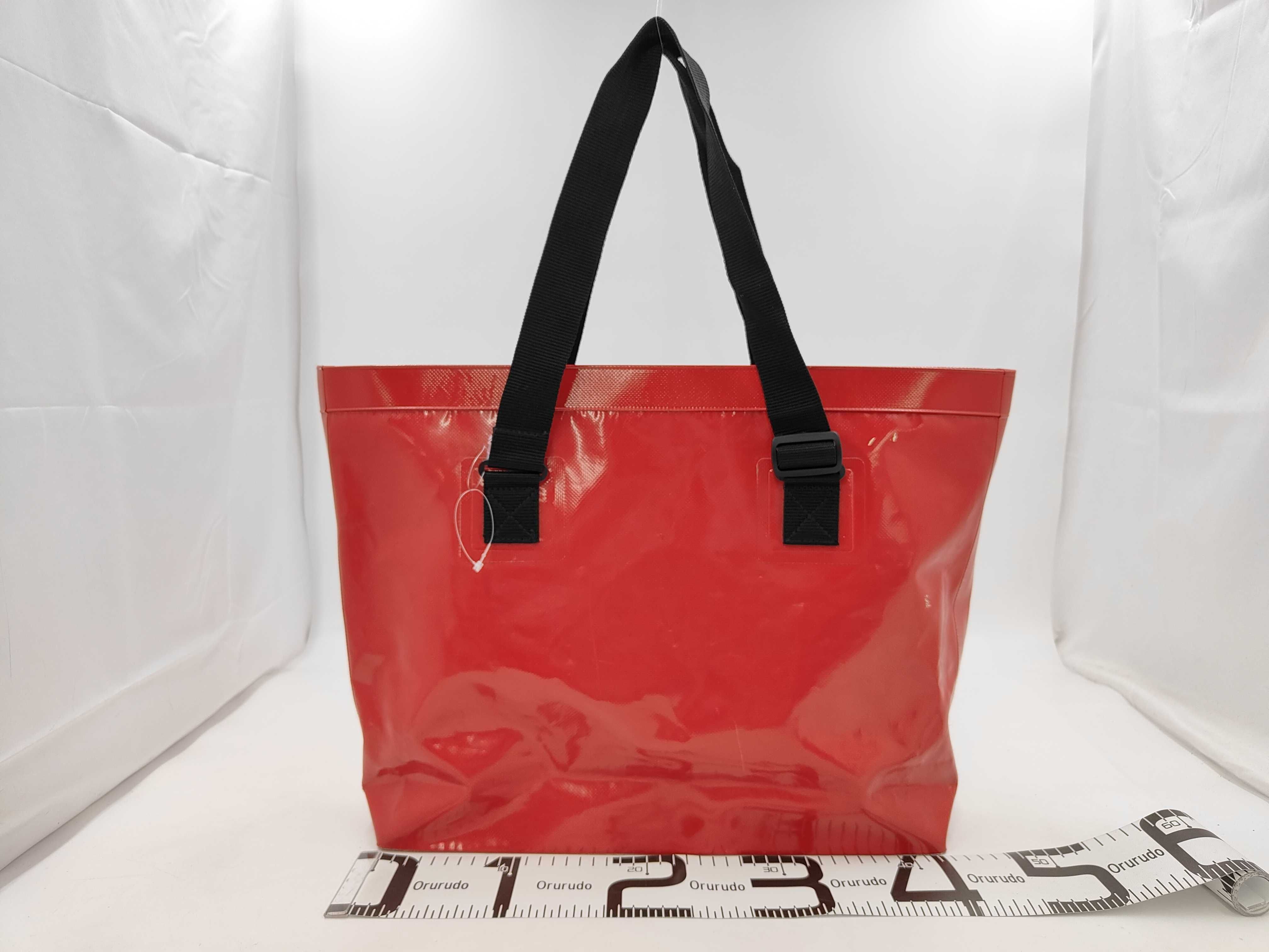 waterproof vinyl Coco Mark ETANCHE shoulder bag, red tote bag — view 2