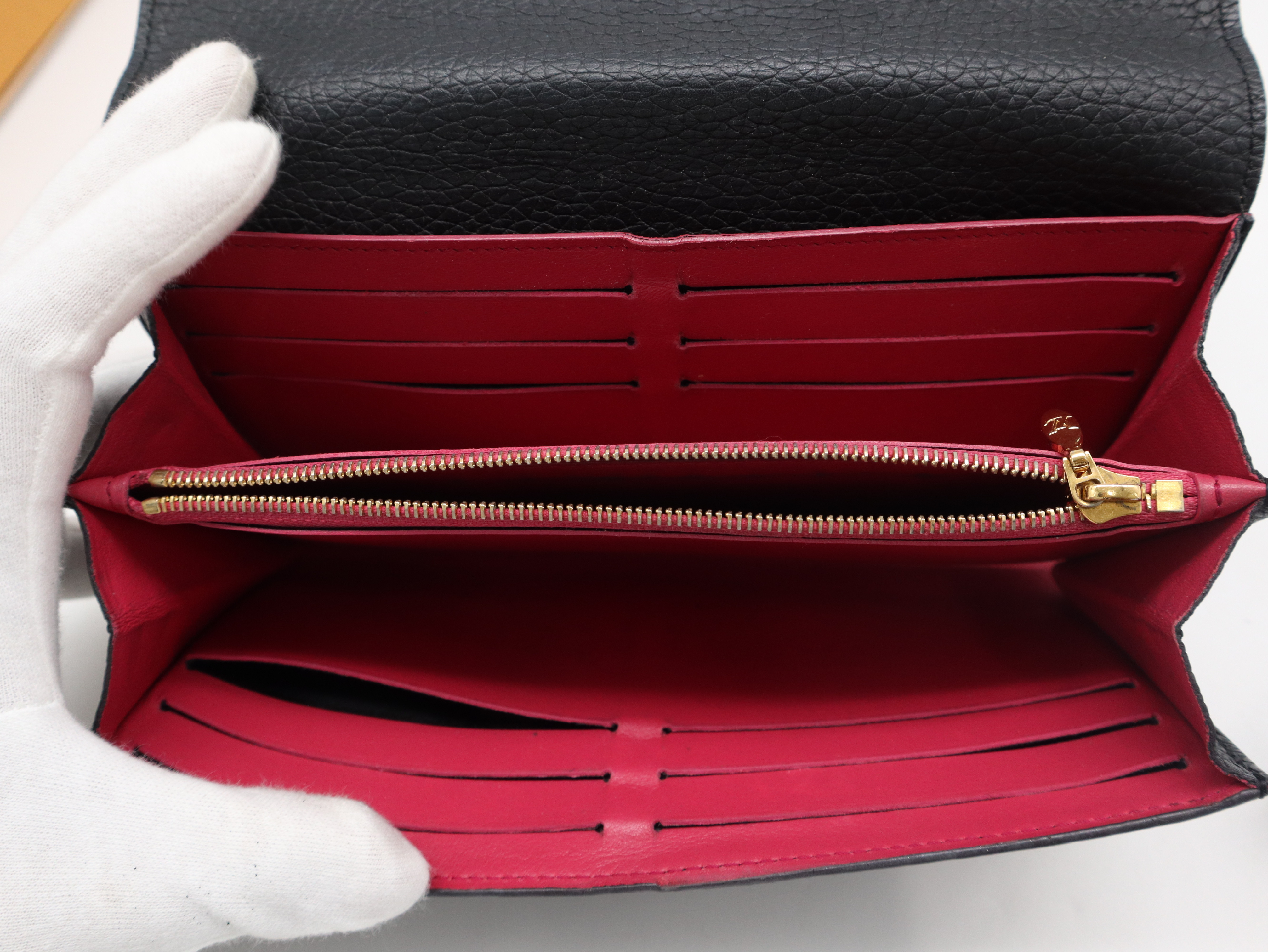 M61248 Taurillon Leather Portefeuille Capucines Noir Wallet with Box and Dust Bag — view 9