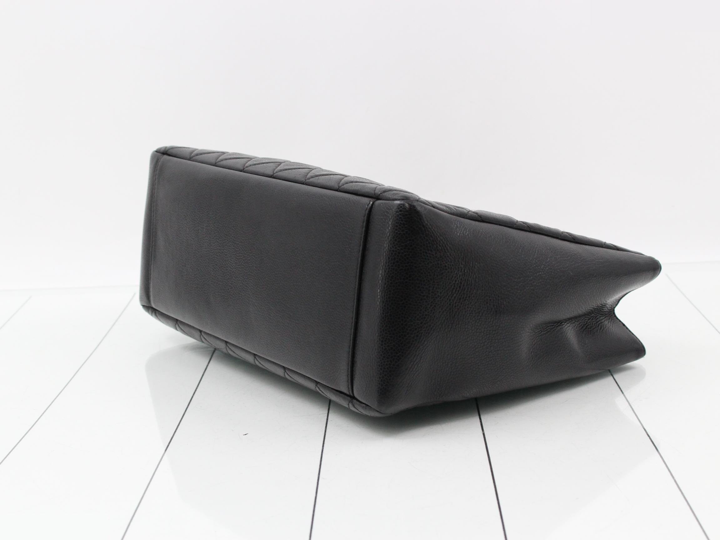 Caviar skin chain handbag — view 6