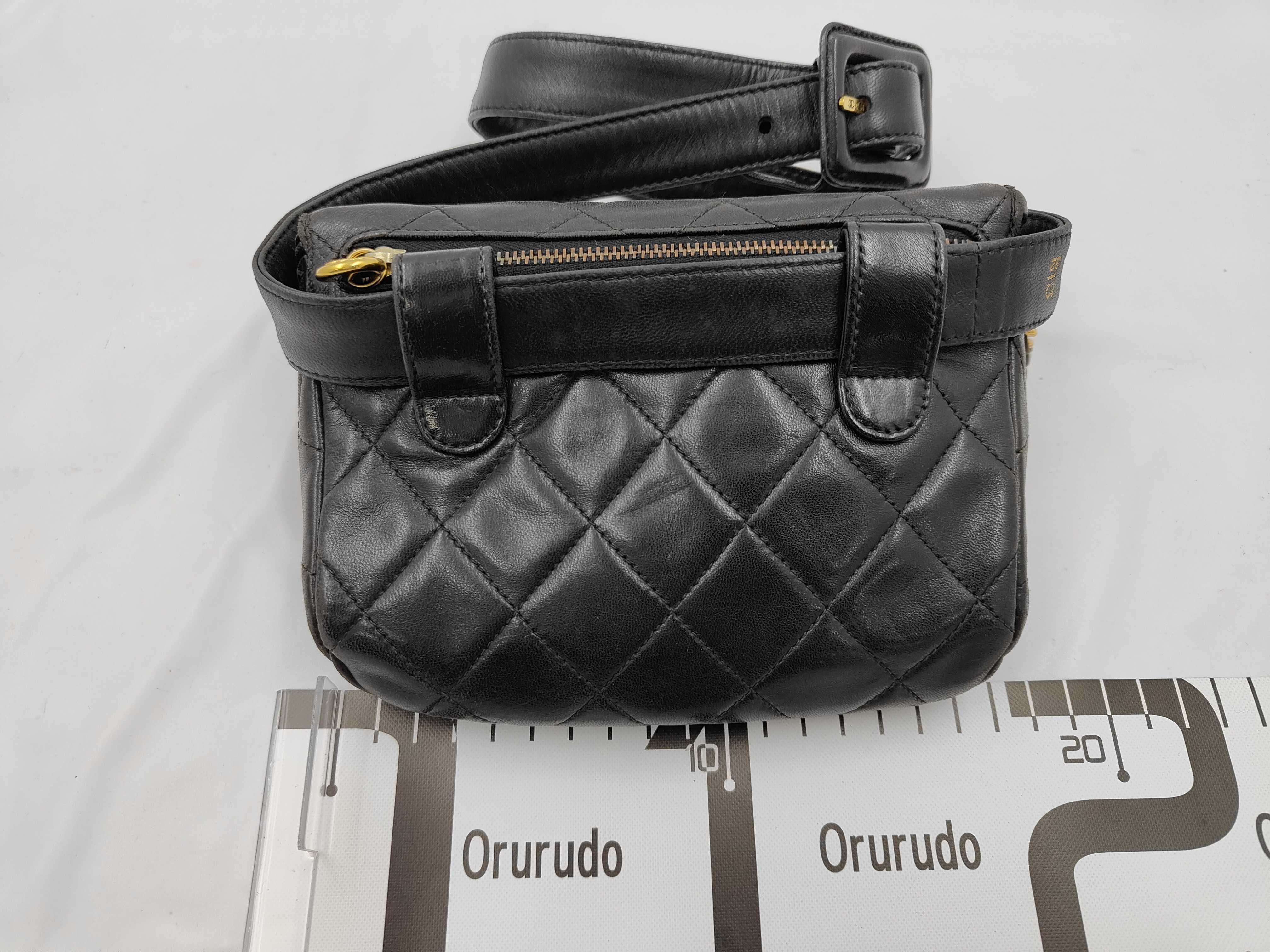 Matelassé Waist Bag, Lambskin, Gold Hardware, Black, 3825540 — view 2