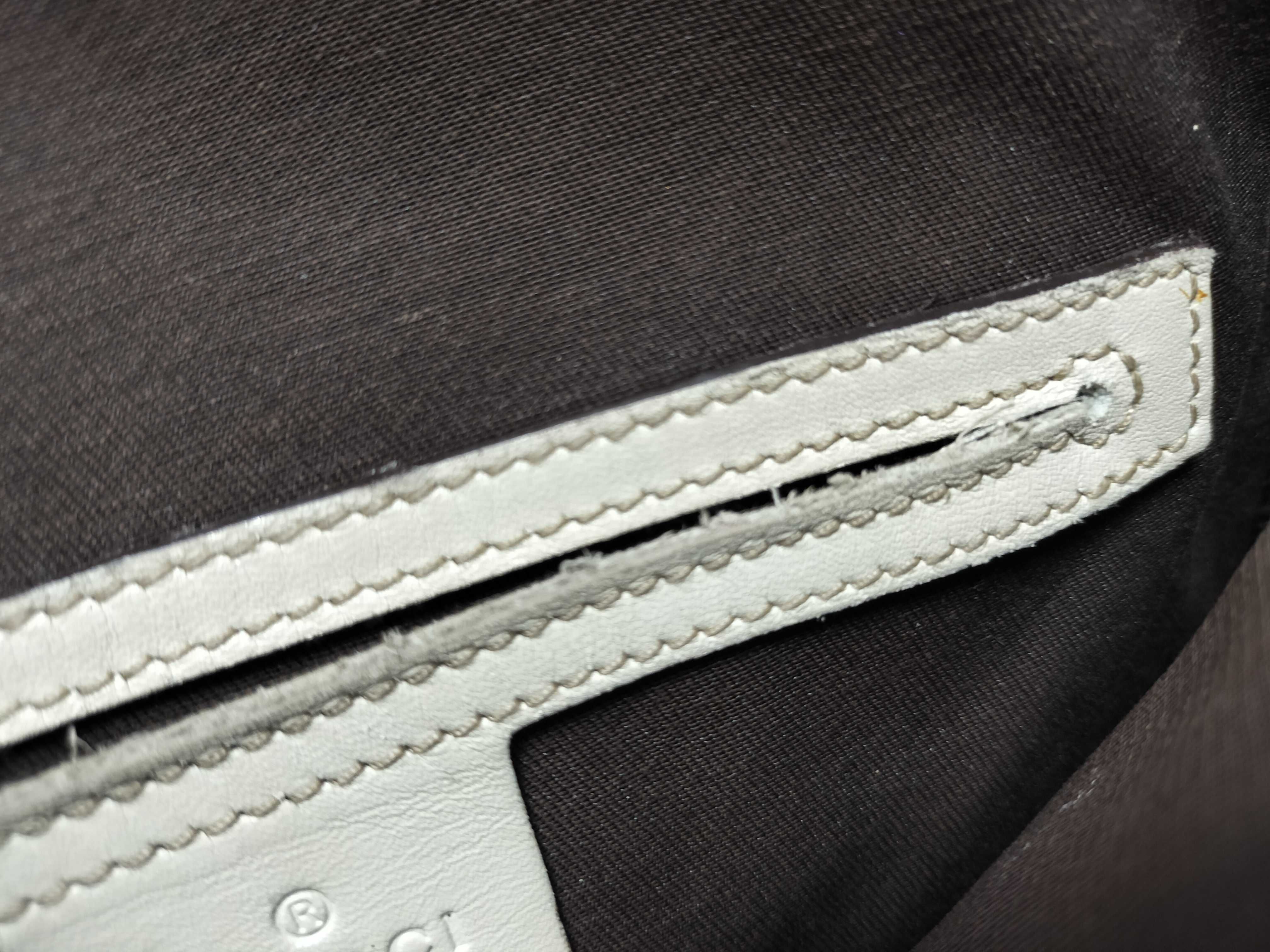 GG Supreme Messenger Bag Shoulder Bag — view 14