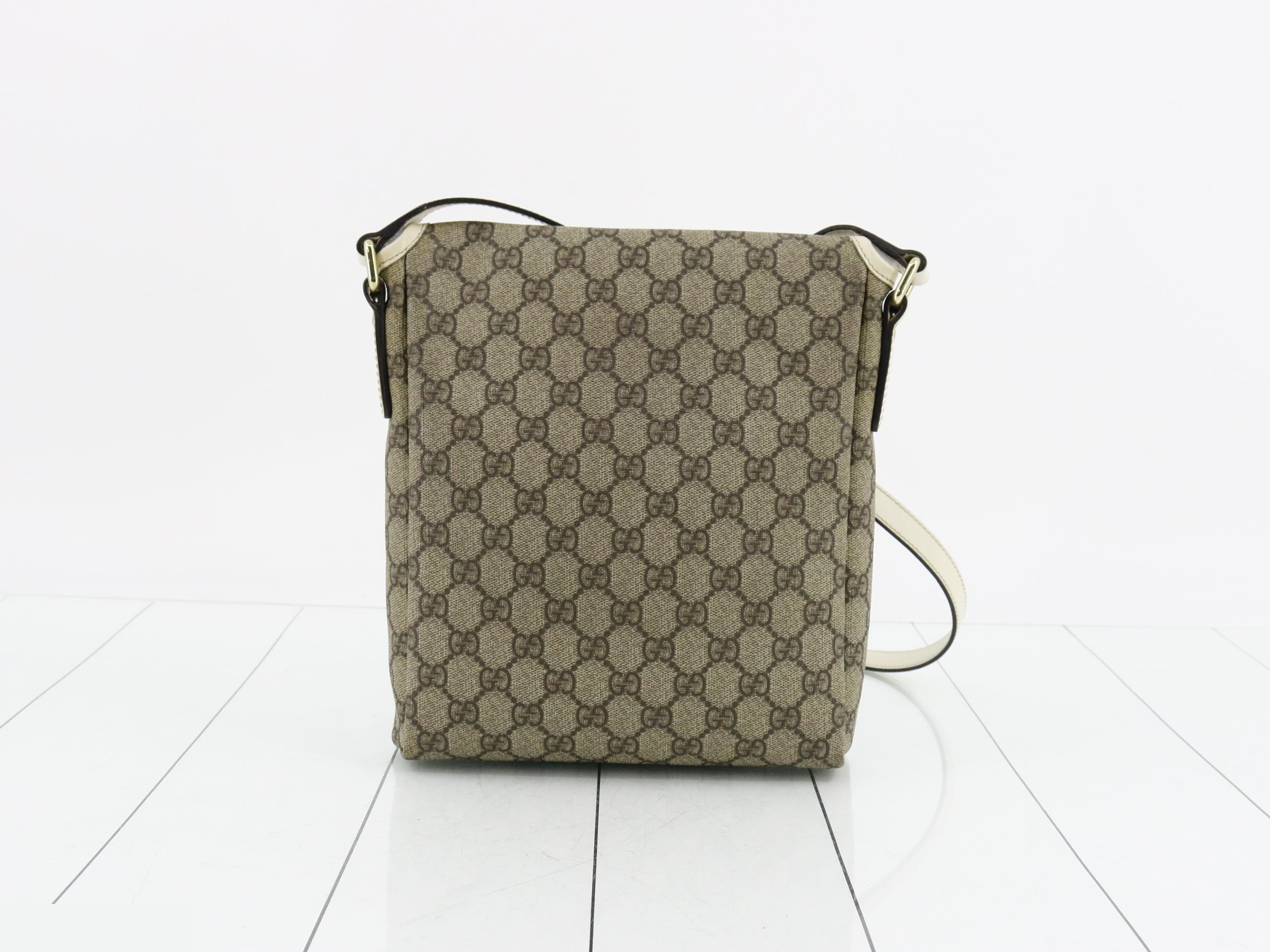 GG Supreme Messenger Bag — view 2