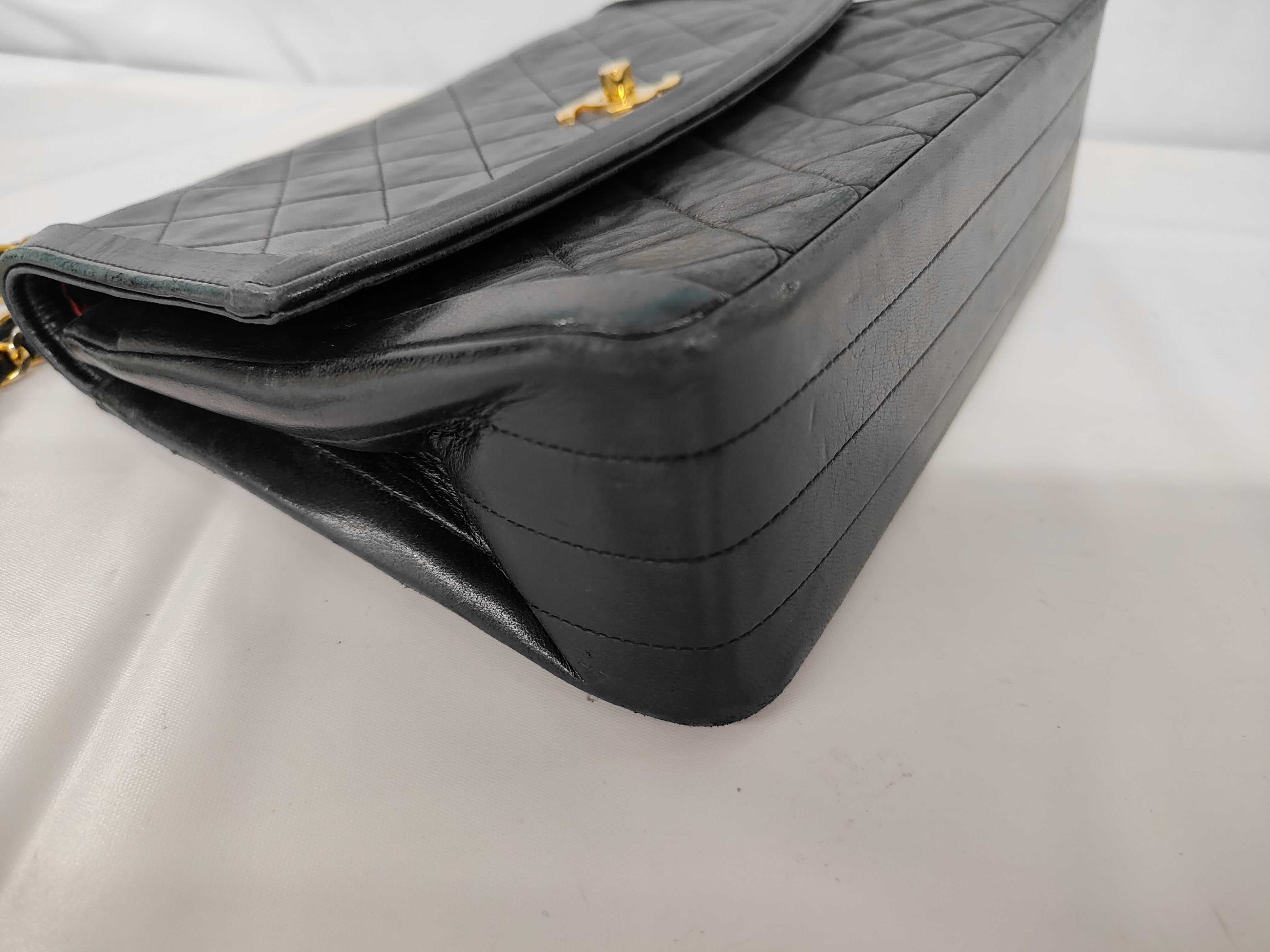 Matelassé Lambskin Single Flap Single Chain Bag Diana Flap Black Gold Hardware Shoulder Bag — view 5