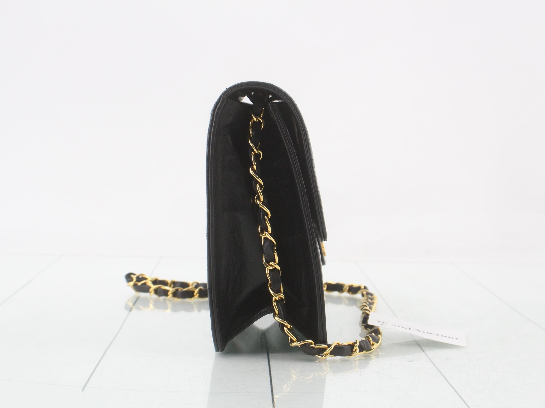 Matelassé 22 Lambskin Chain Shoulder Bag, with original seal, serial number 4. — view 4