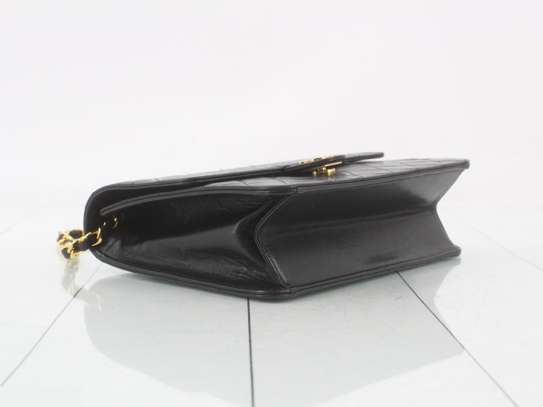 Matelassé 22 Lambskin Chain Shoulder Bag, with original seal, serial number 4. — view 5
