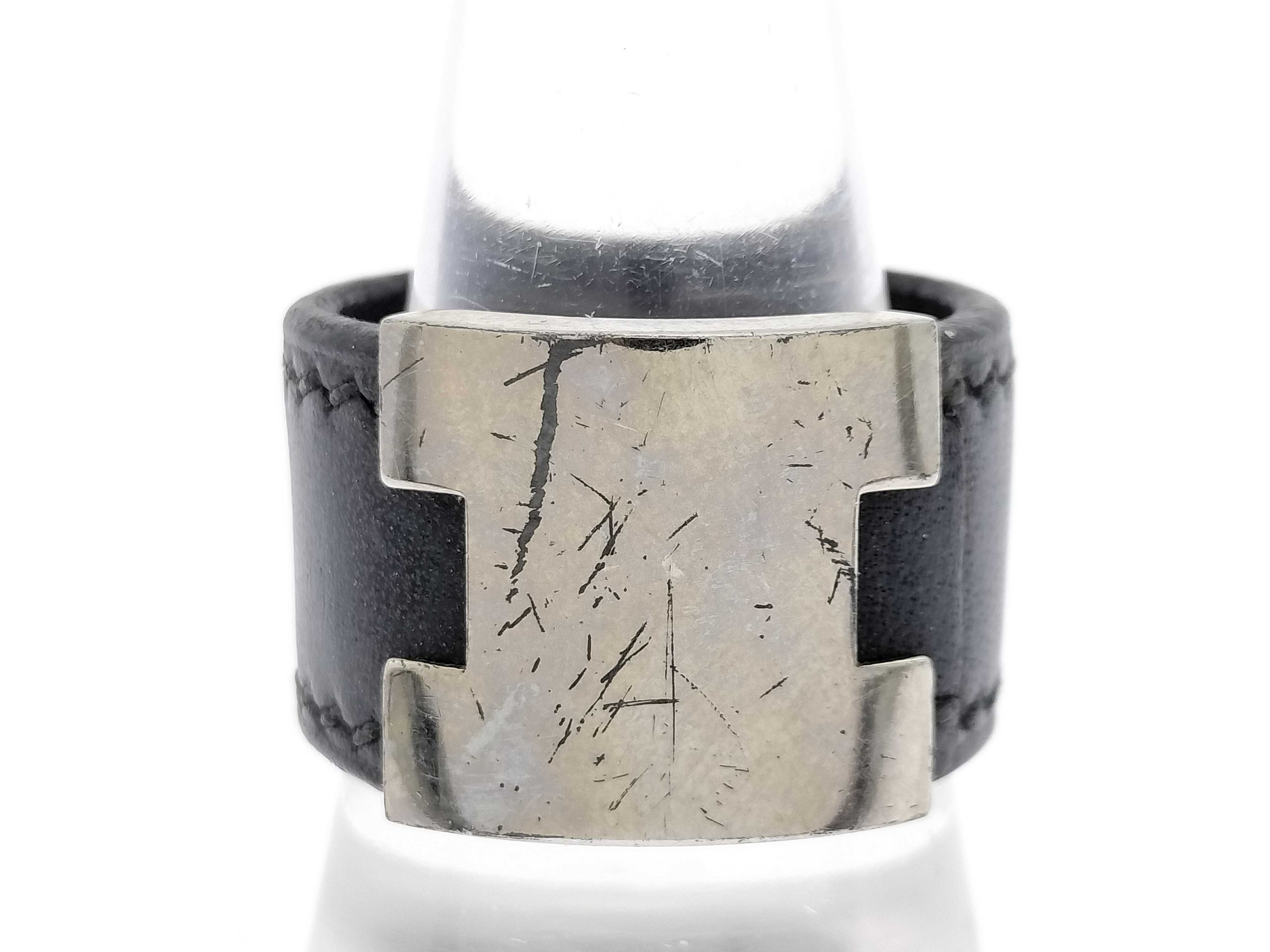 ring, 3.33g.