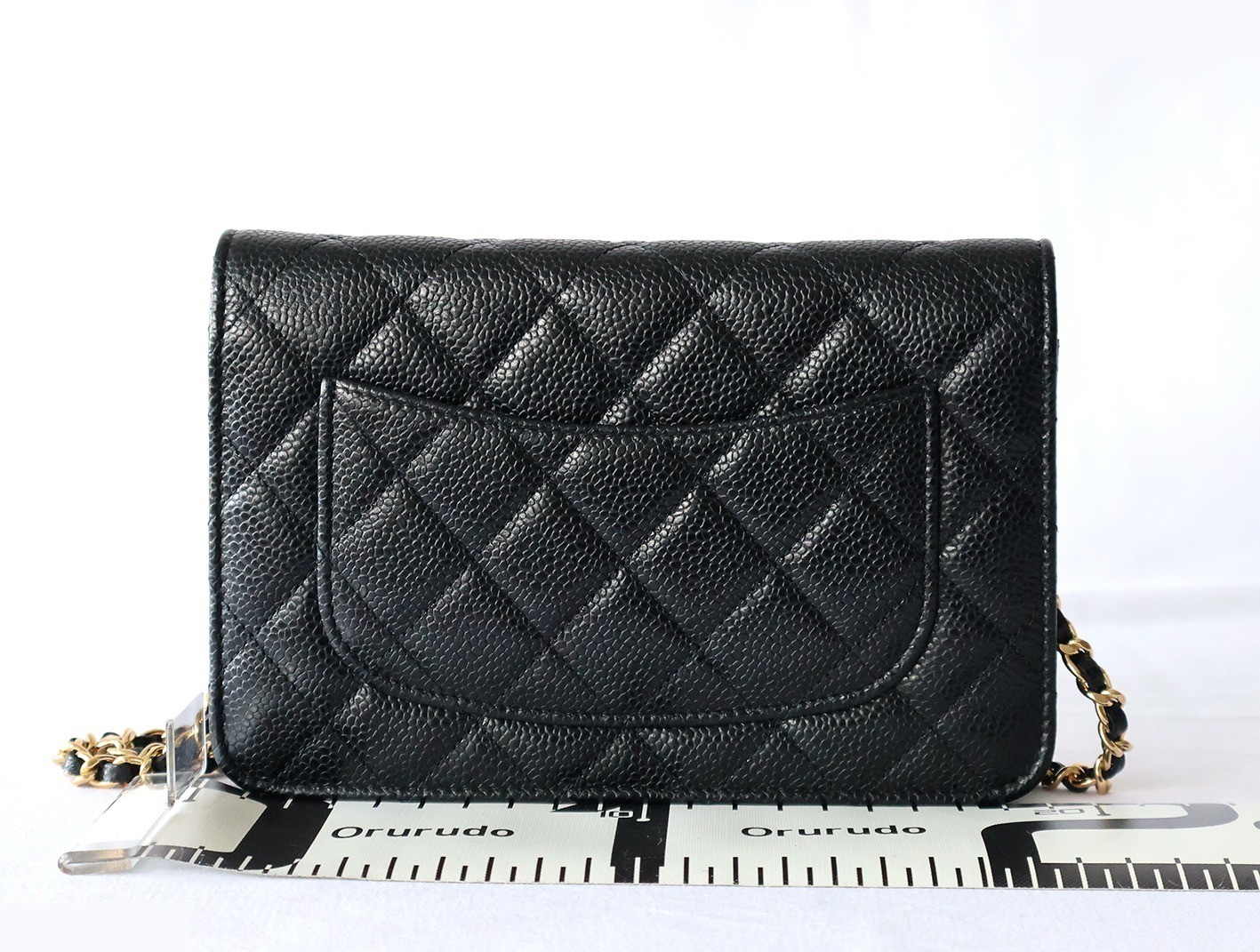 Caviar leather matelassé chain wallet shoulder bag, black — view 2