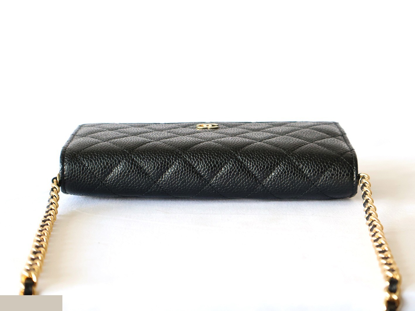 Caviar leather matelassé chain wallet shoulder bag, black — view 7