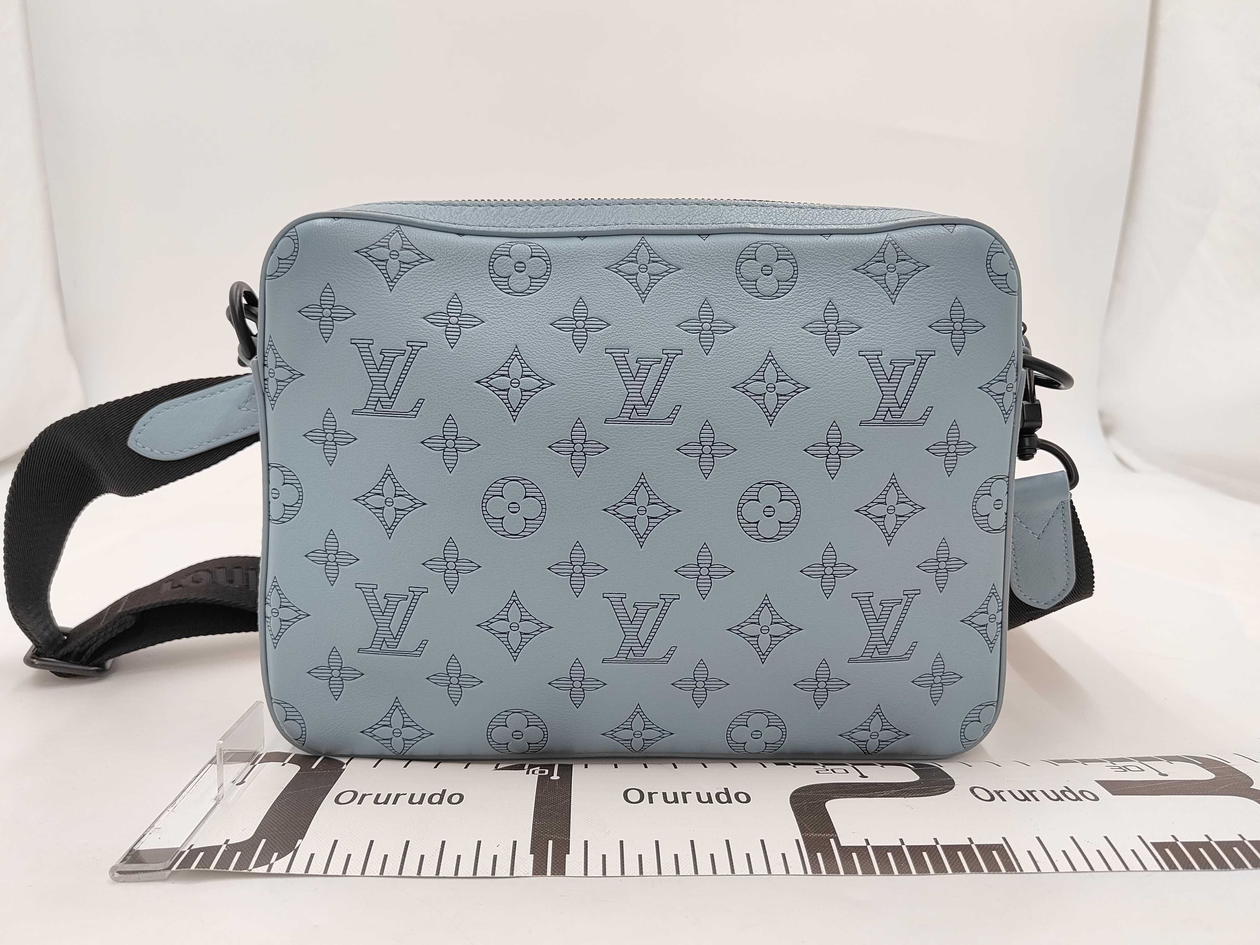 Trio Messenger ICM14781 Monogram Shadow RFID Shoulder Bag — view 2