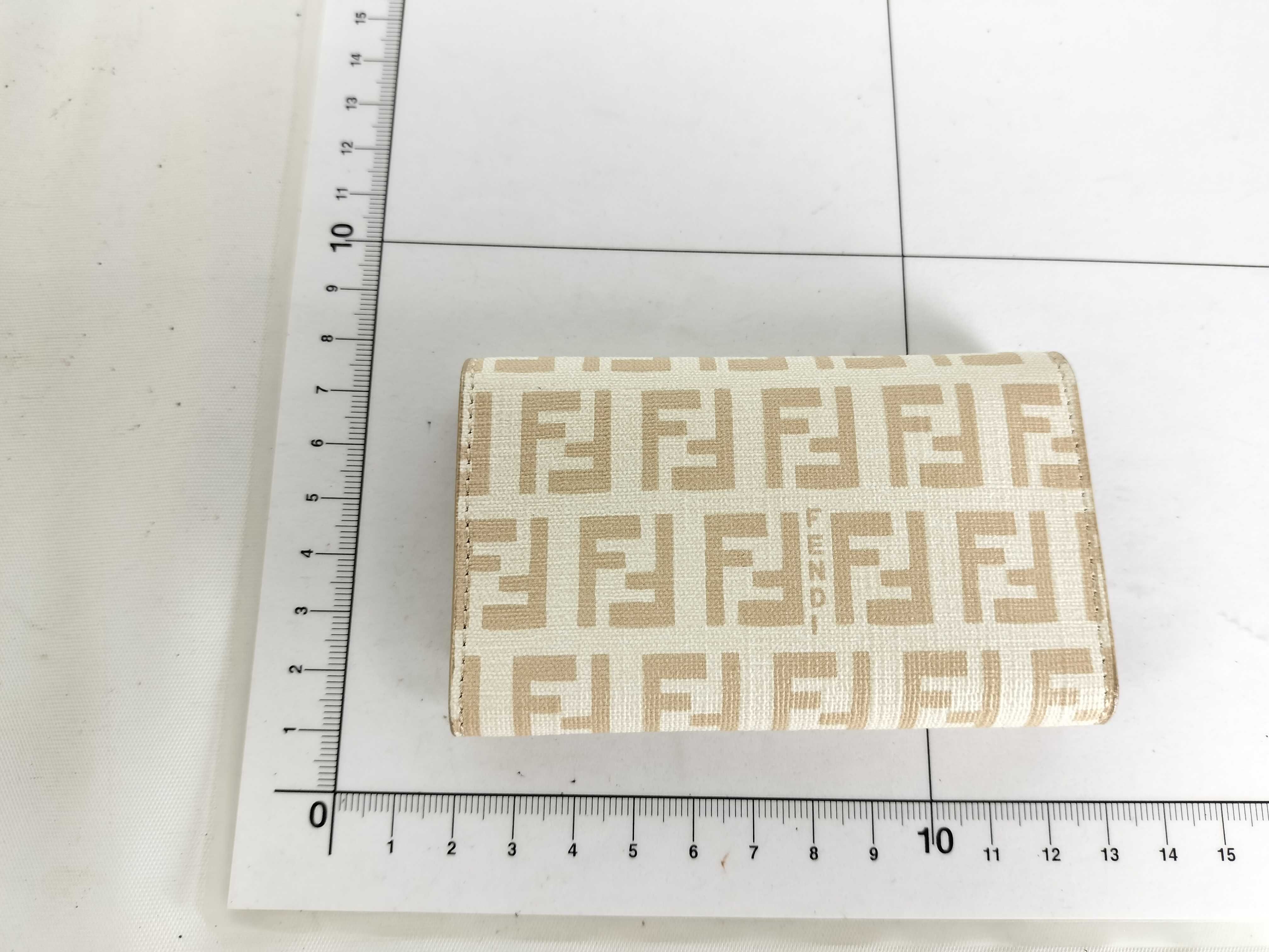 6 key case/key chain — view 9