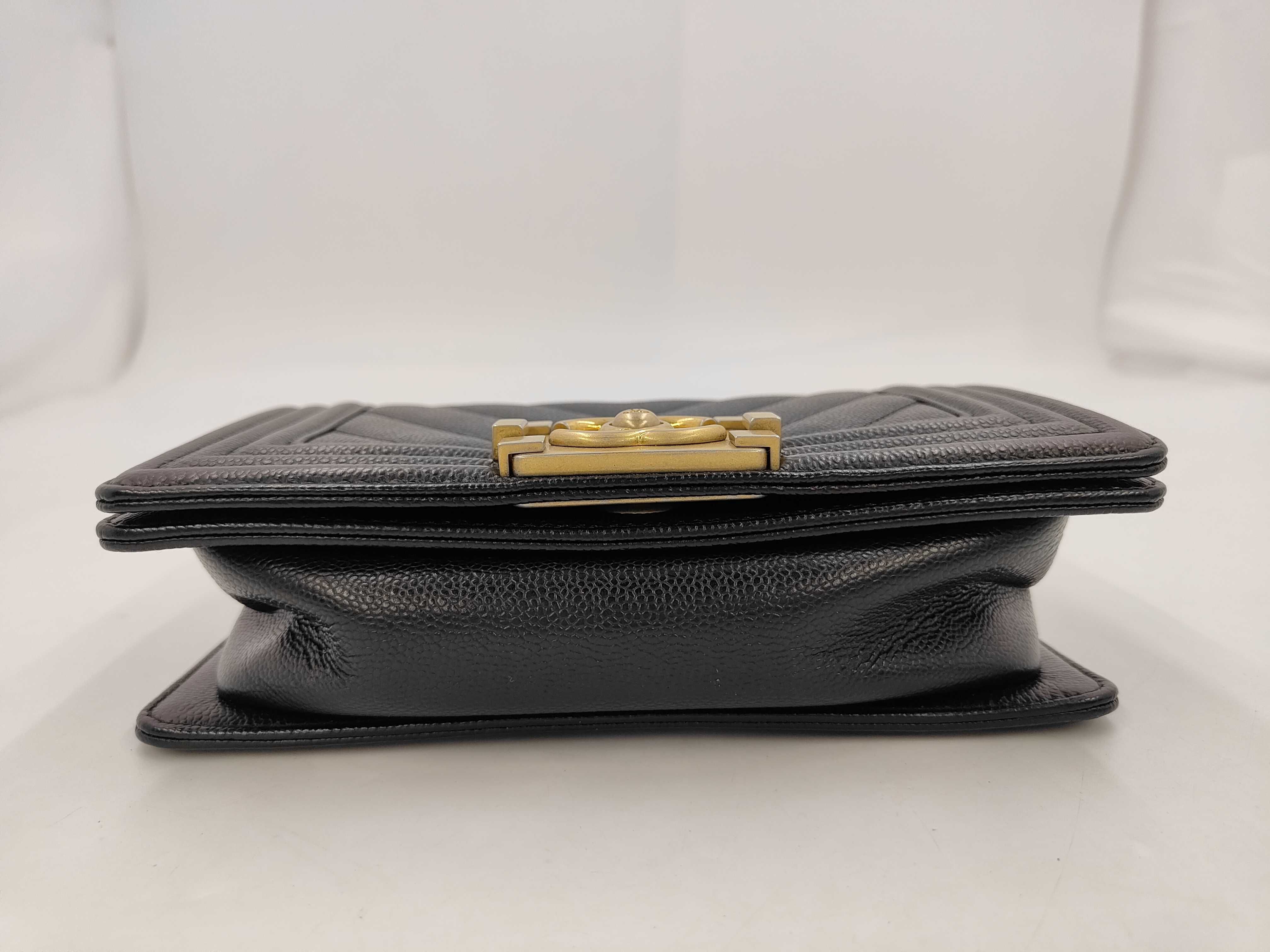 Chevron V-Stitch Boy Chanel Shoulder Bag — view 4
