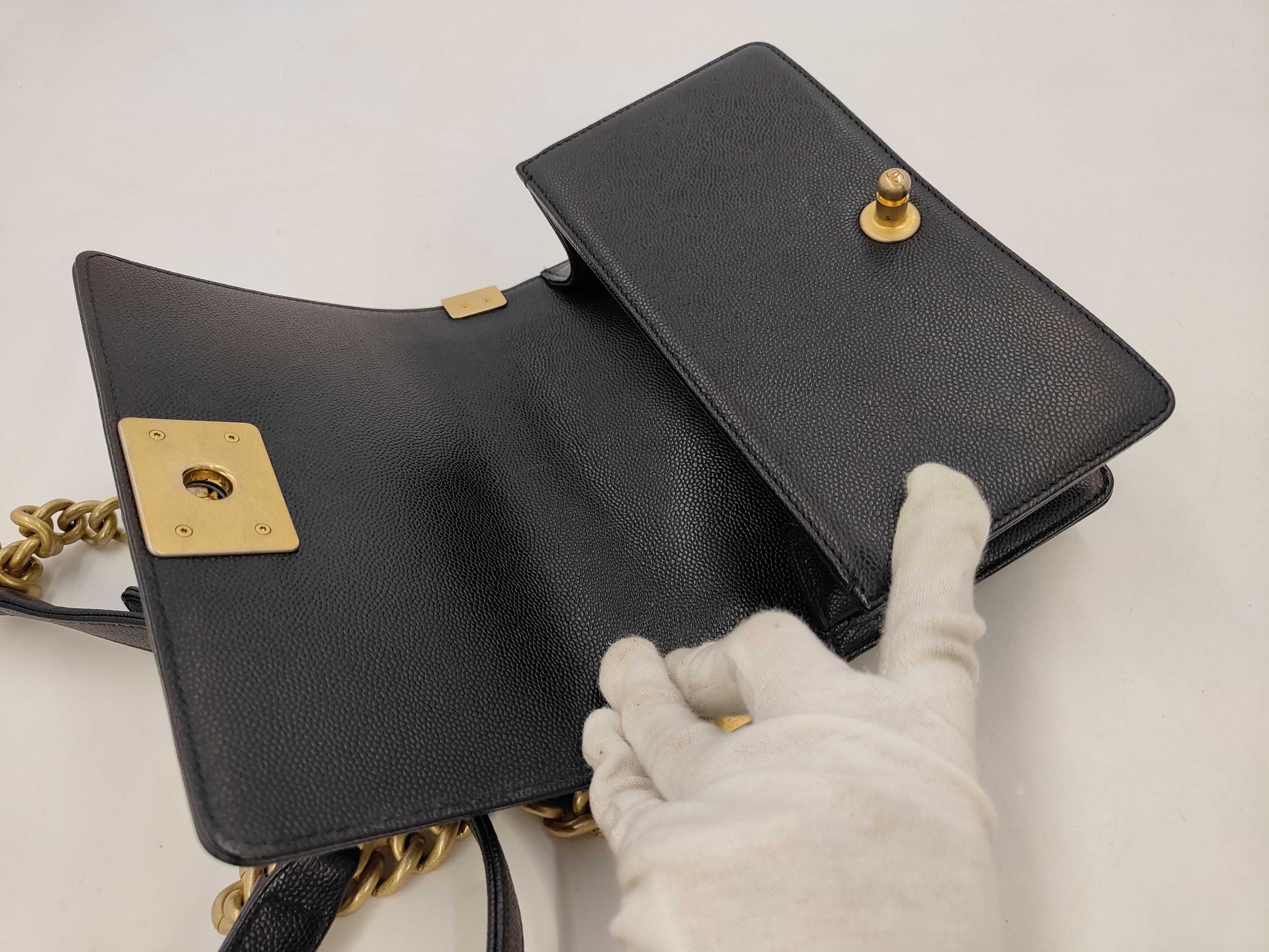 Chevron V-Stitch Boy Chanel Shoulder Bag — view 8