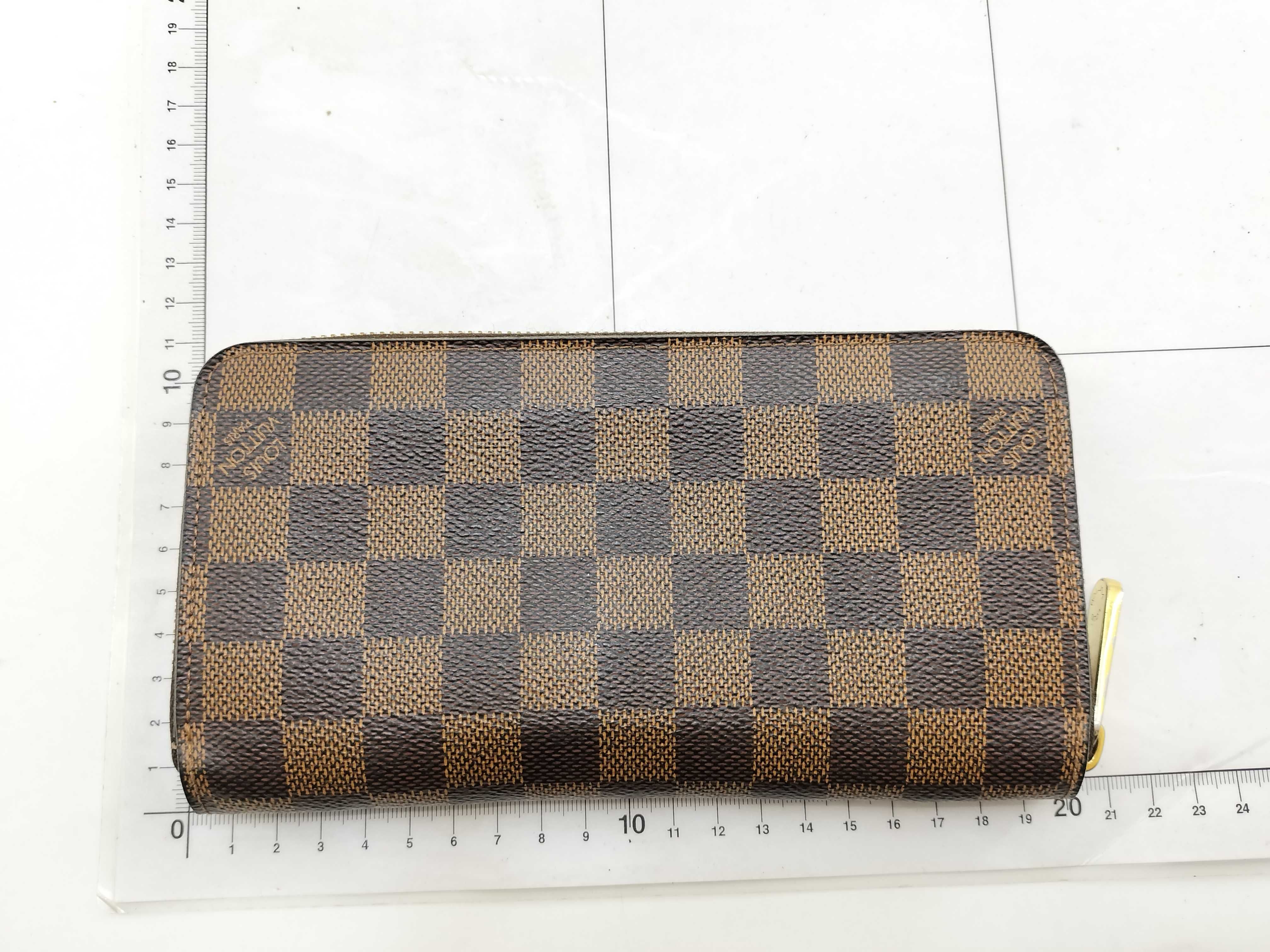 Damier Zippy Wallet N60015 — view 2