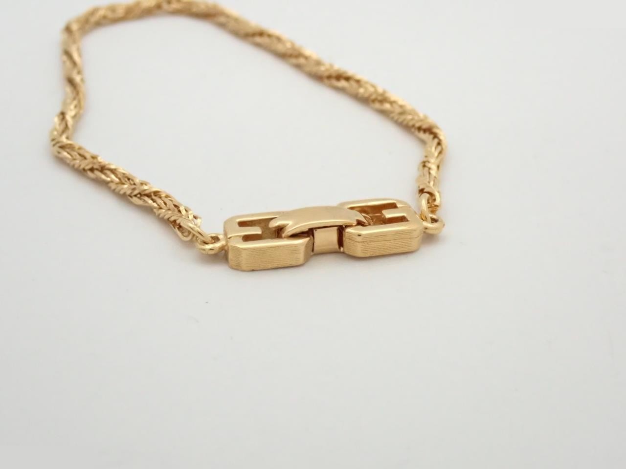Other lines: Precious metals, bracelets, bangles (metal), arm circumference approximately 17.5cm — view 3