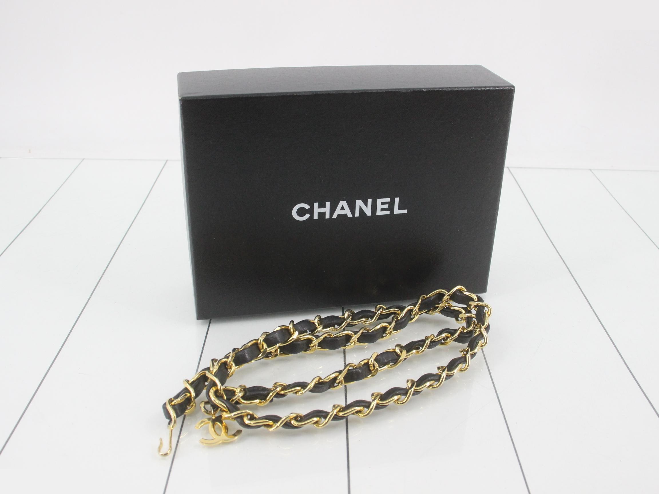 Mini Matelassé waist pouch with chain belt — view 5
