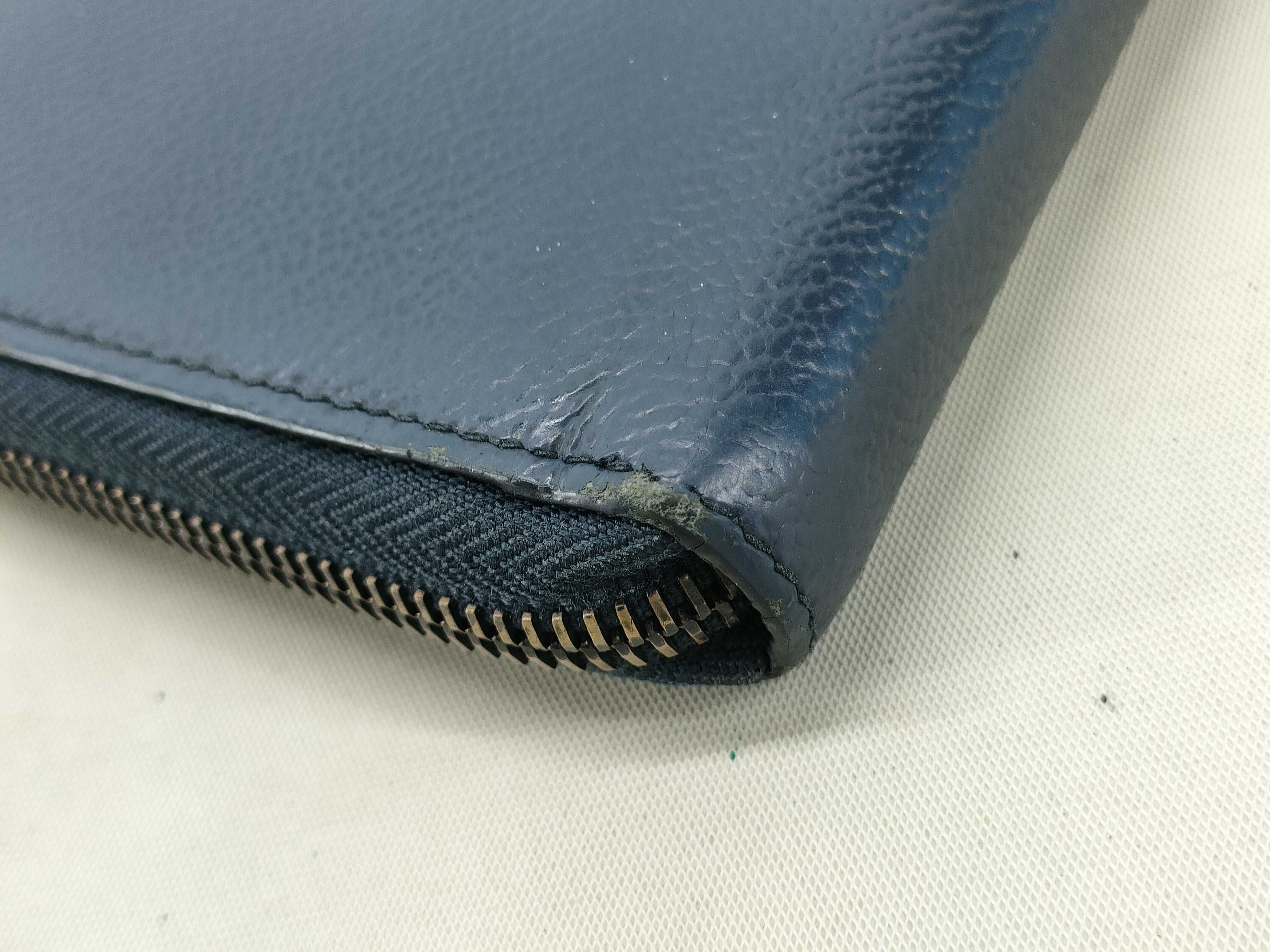 logo plate long wallet leather navy wallet — view 3