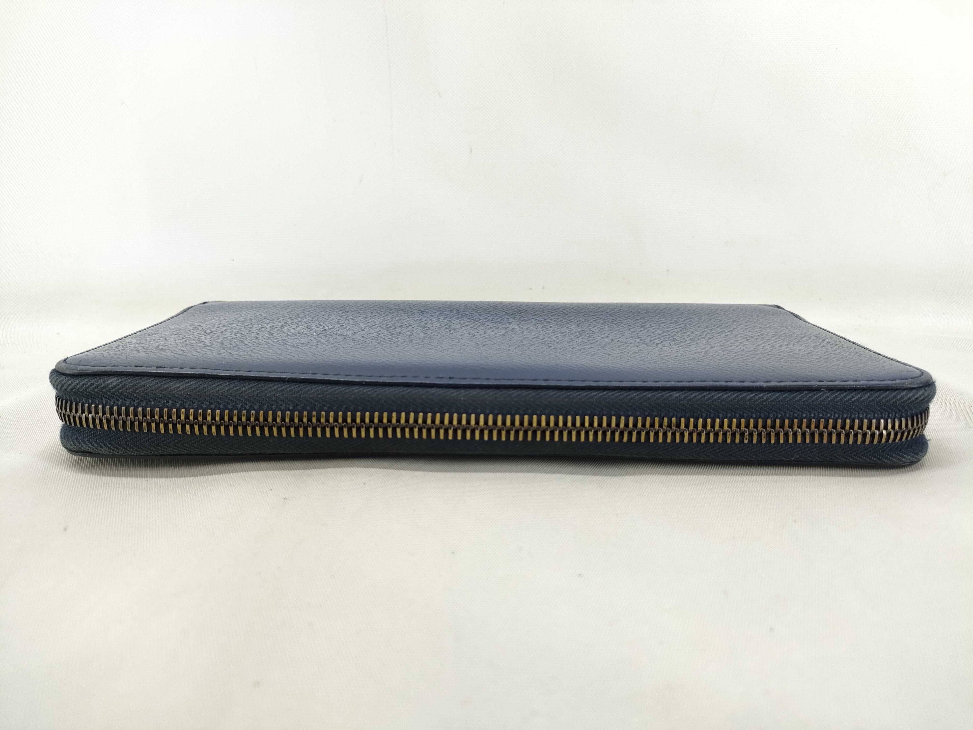 logo plate long wallet leather navy wallet — view 6