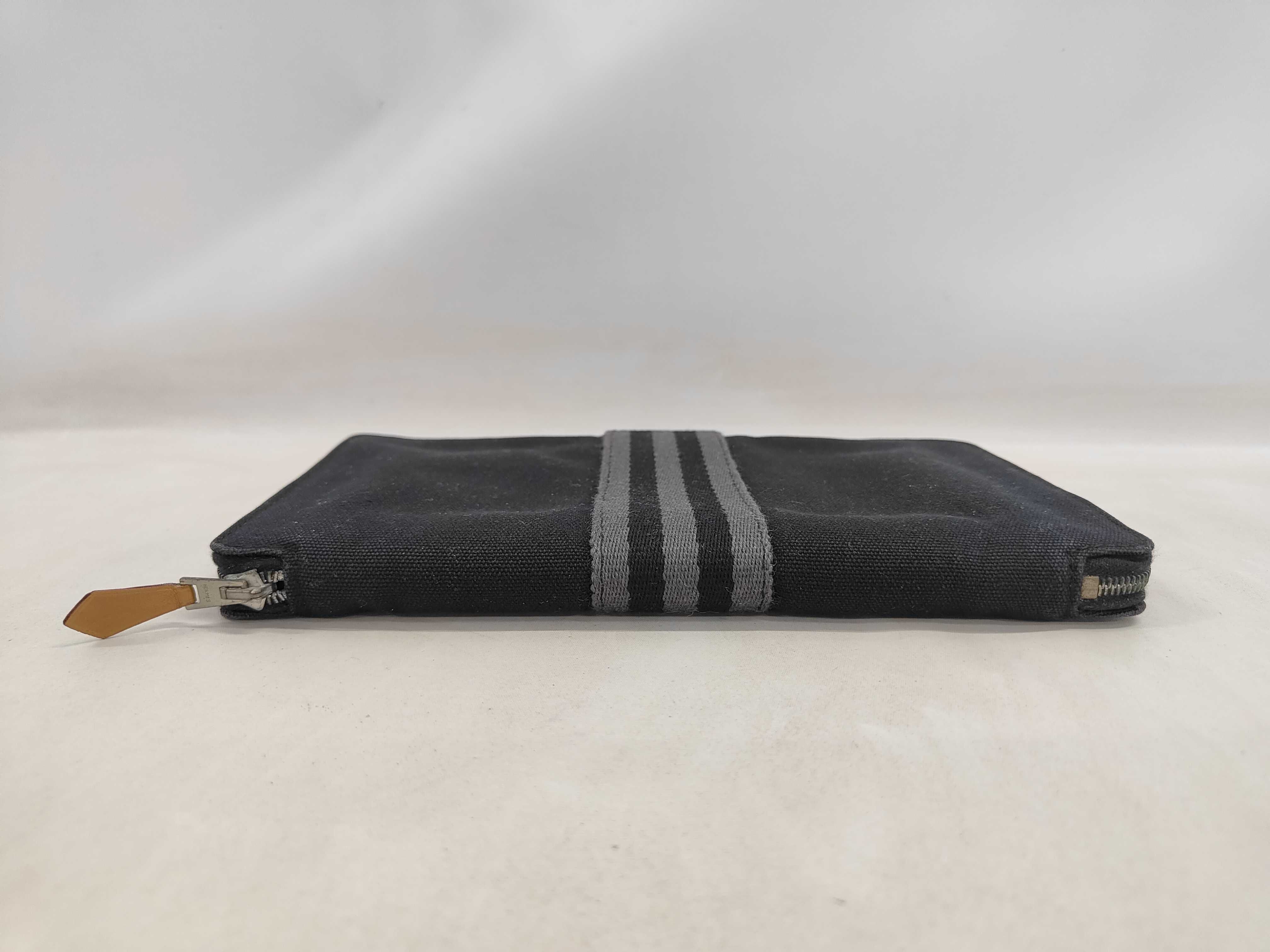 Fool toe purse PM round zipper long wallet — view 3