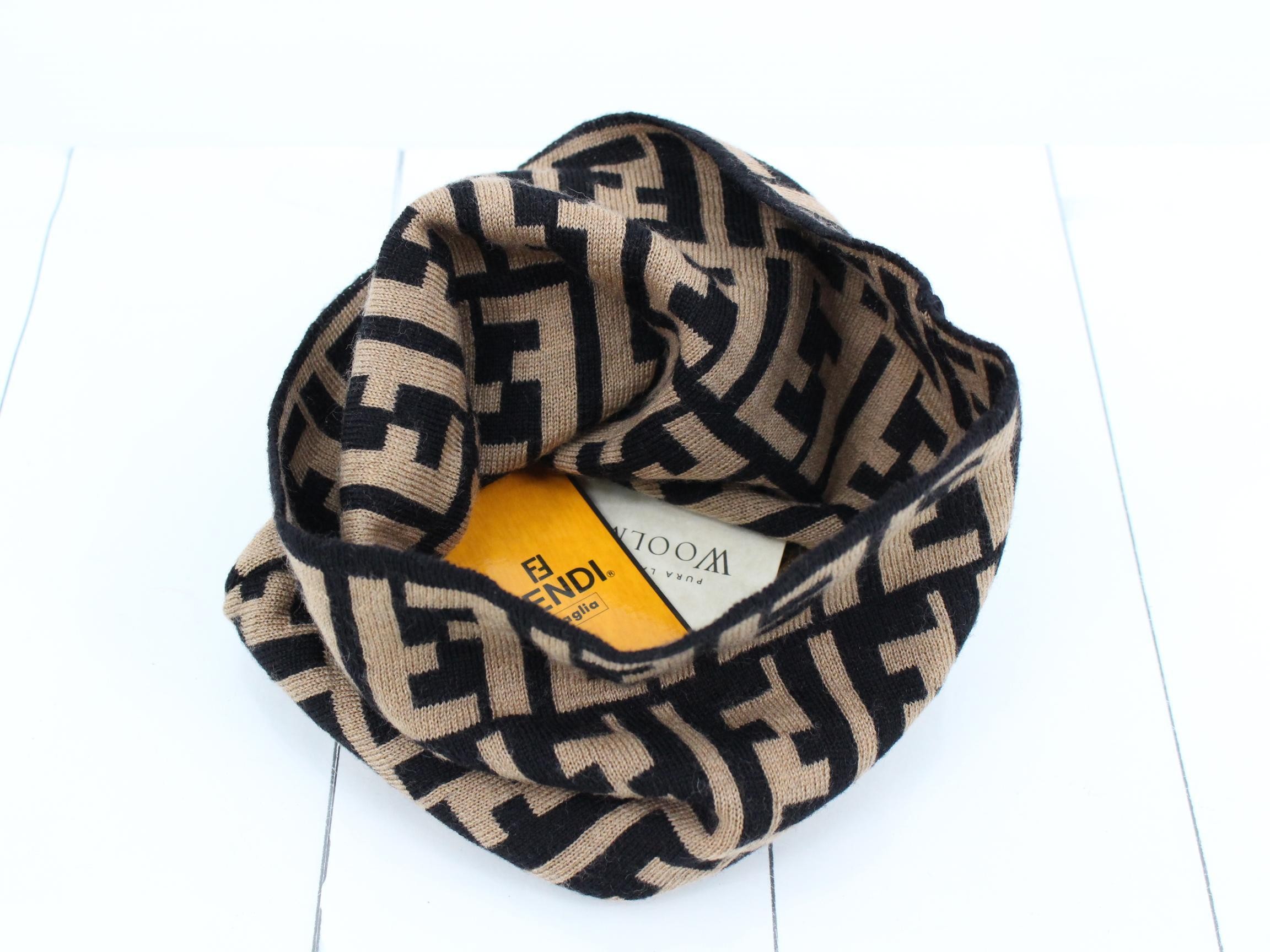 Unused stored items: Zucca (accessories) and hats — view 3