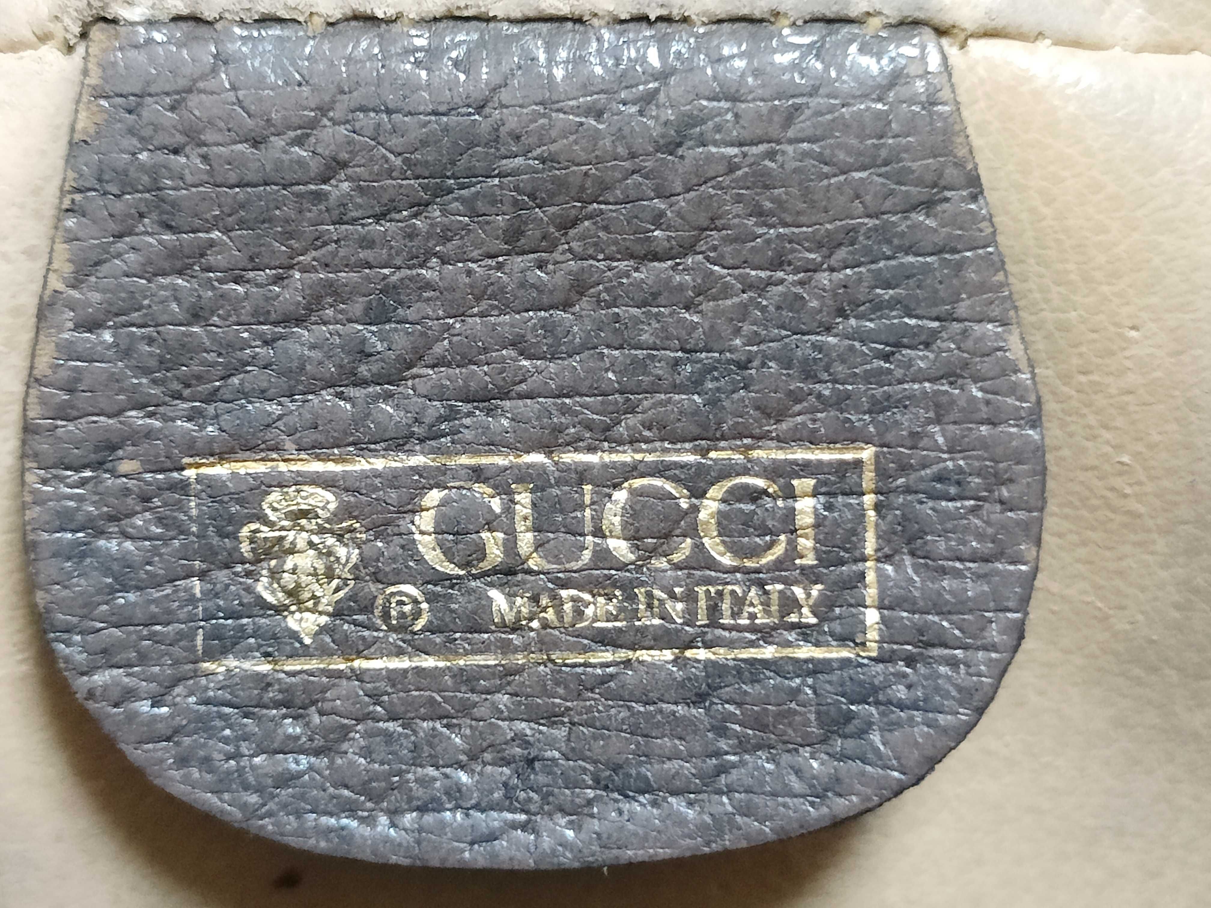 GG Supreme Old Gucci Shoulder Bag — view 11