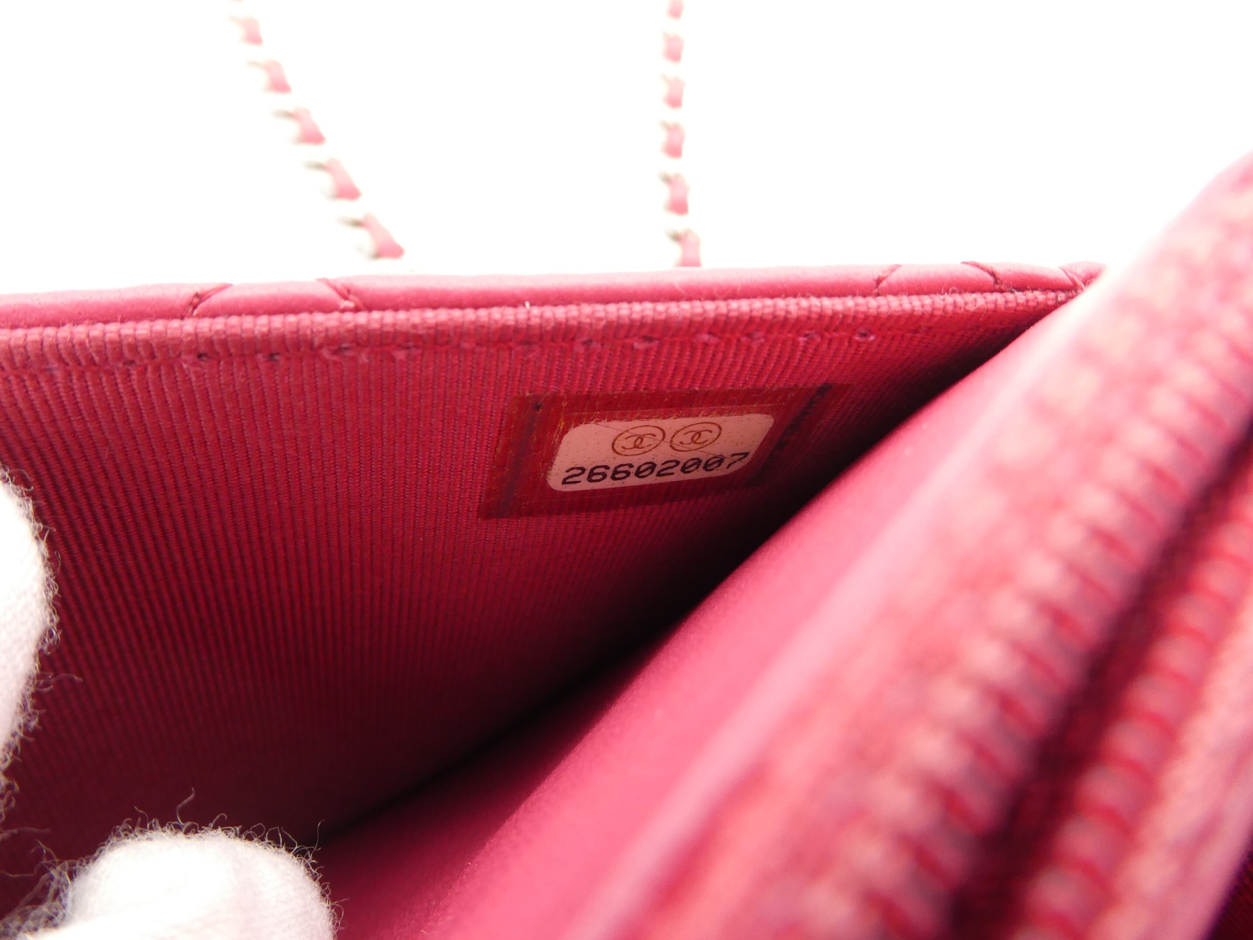 Matelassé Coco Mark Chain Wallet Shoulder Bag — view 10