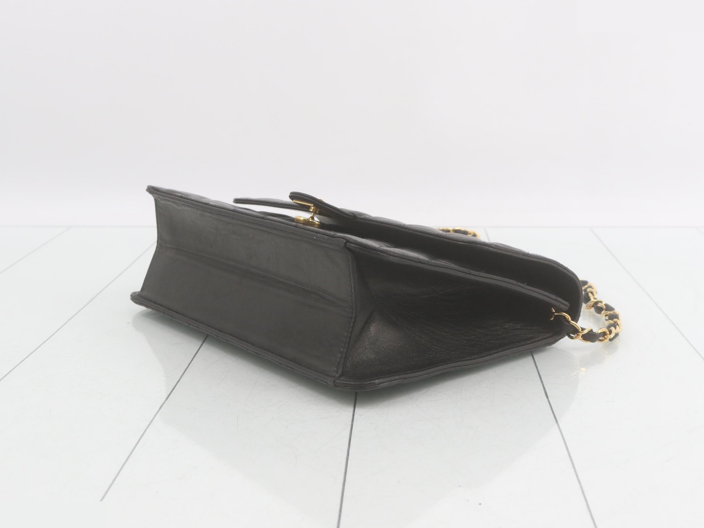 Gold chain flap shoulder bag — view 6