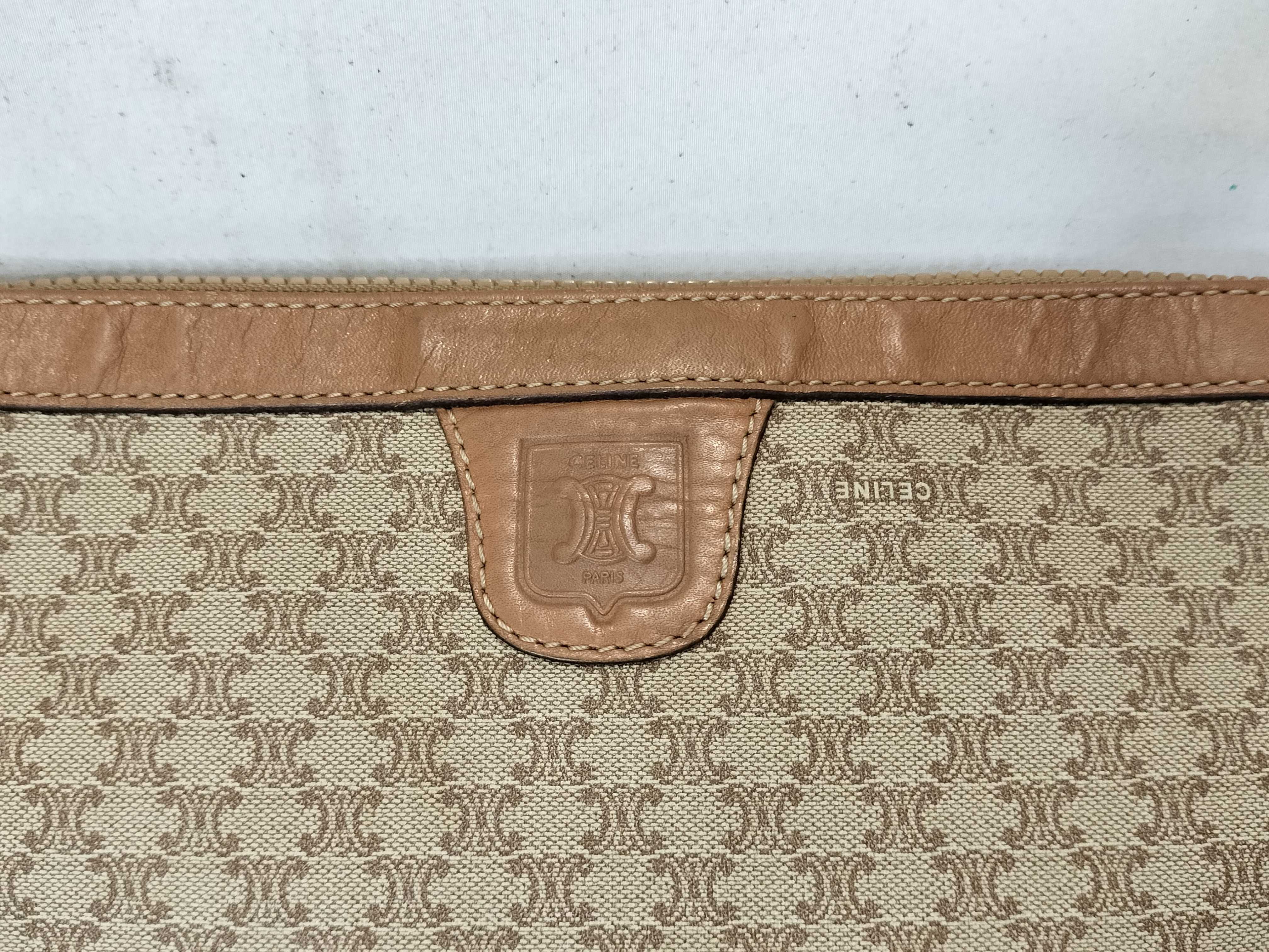 pouch — view 2