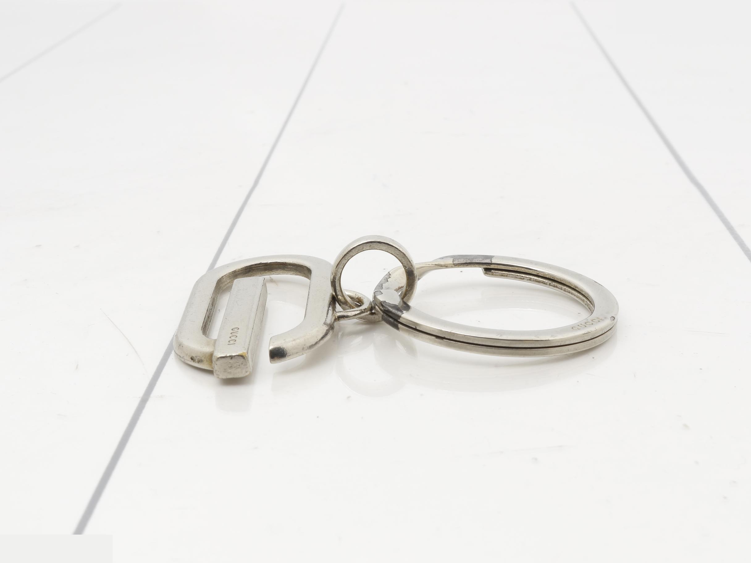 G motif key ring — view 3