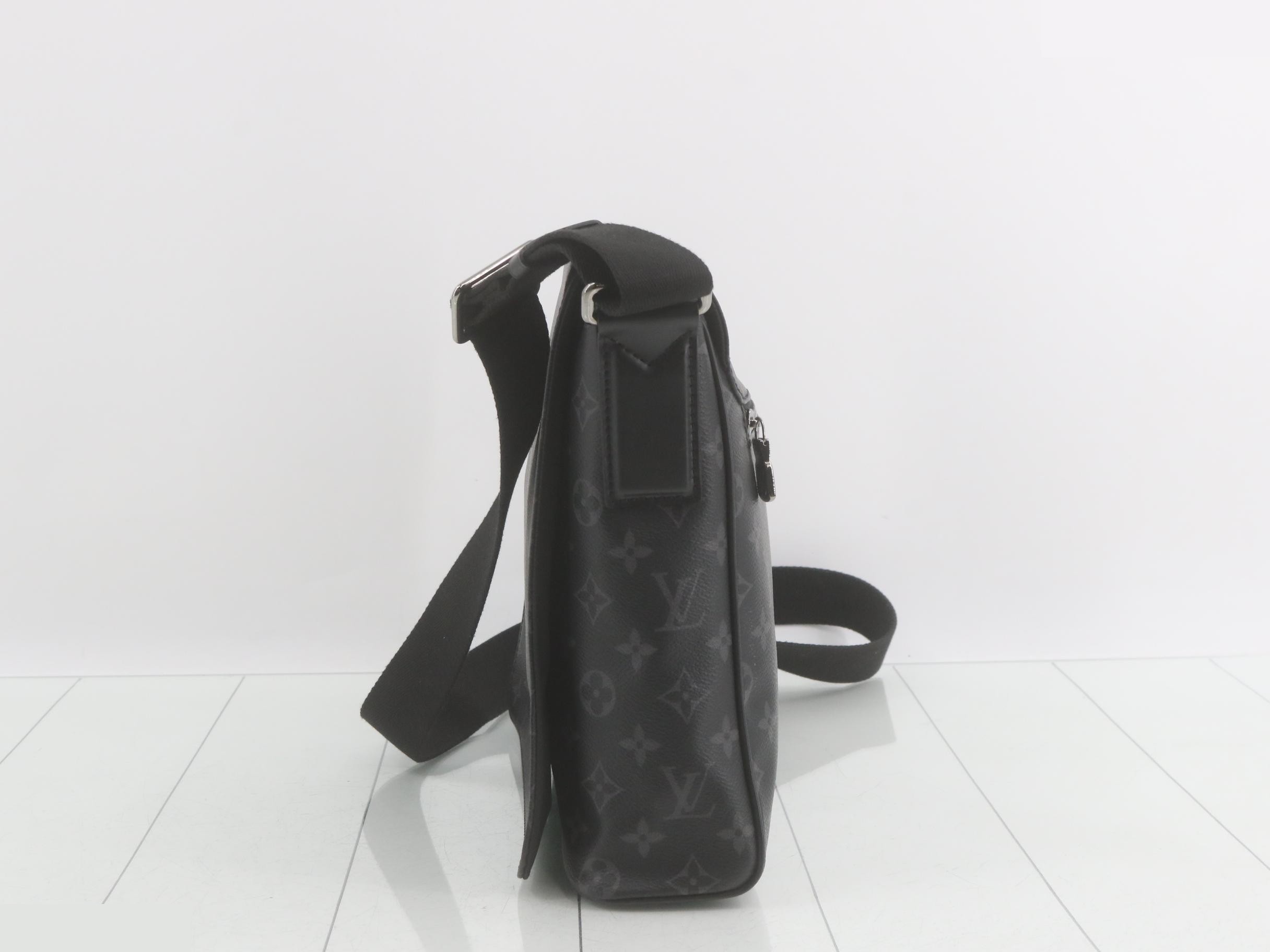 Monogram Eclipse District MM NM Shoulder Bag — view 3