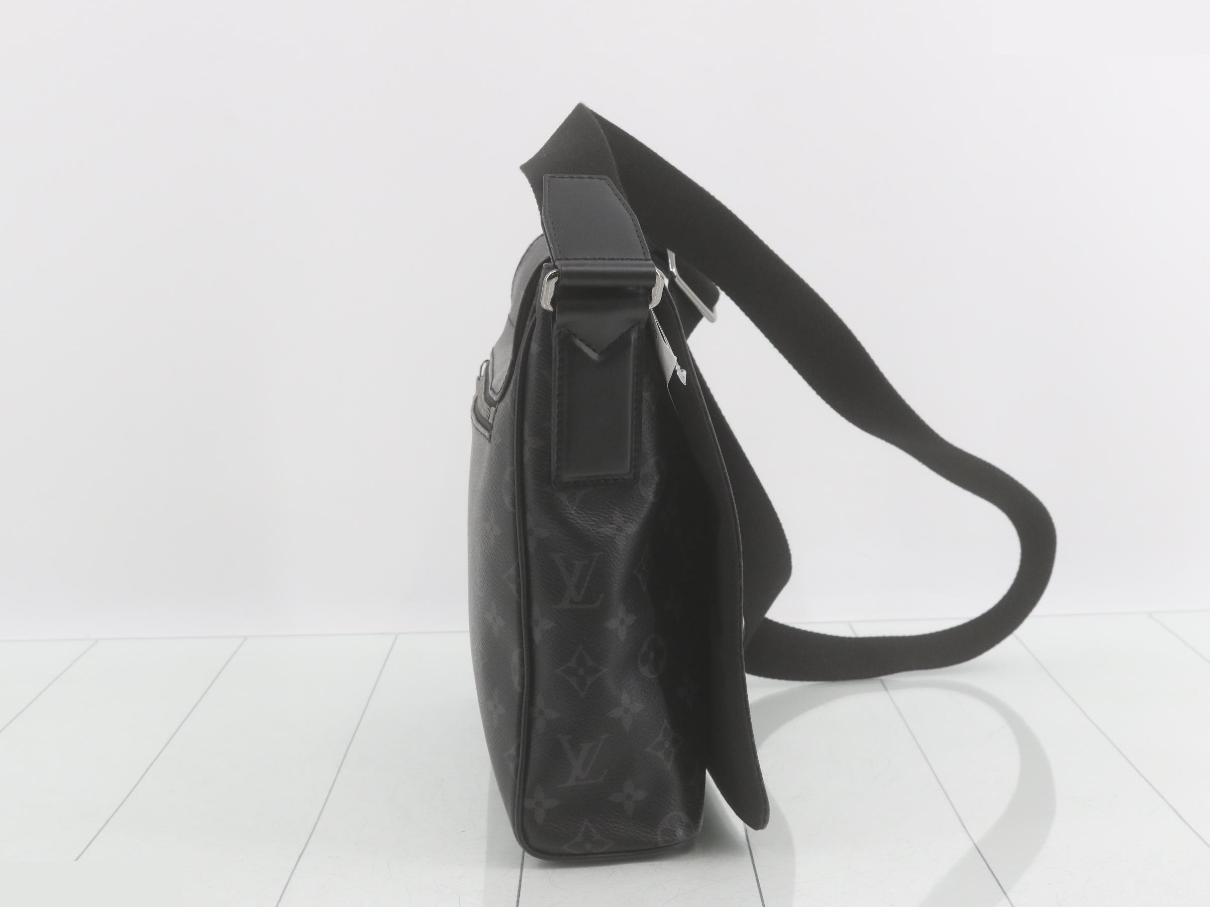 Monogram Eclipse District MM NM Shoulder Bag — view 4