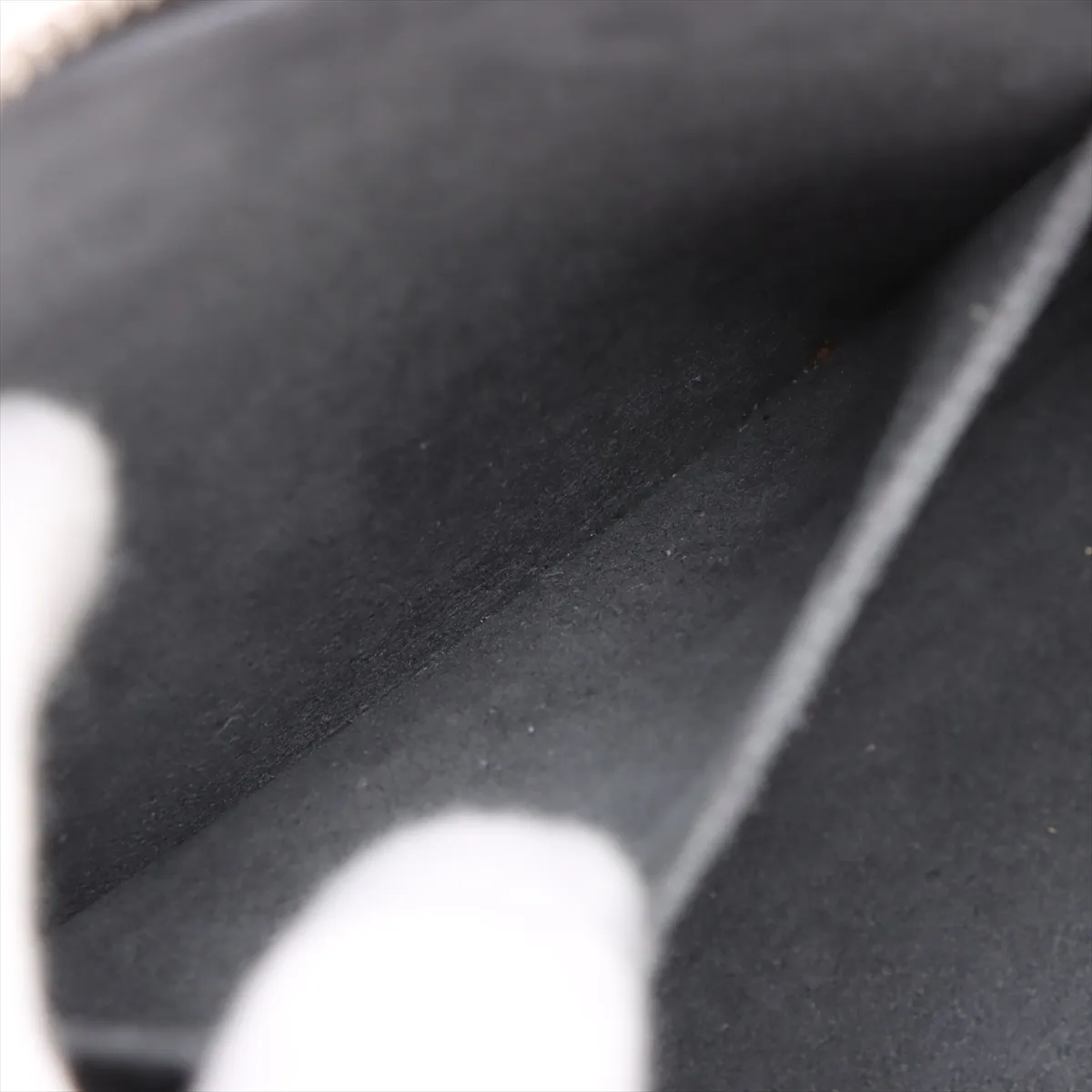 Epi Alma BB M40862 Black with initials, RFID detected. — view 9