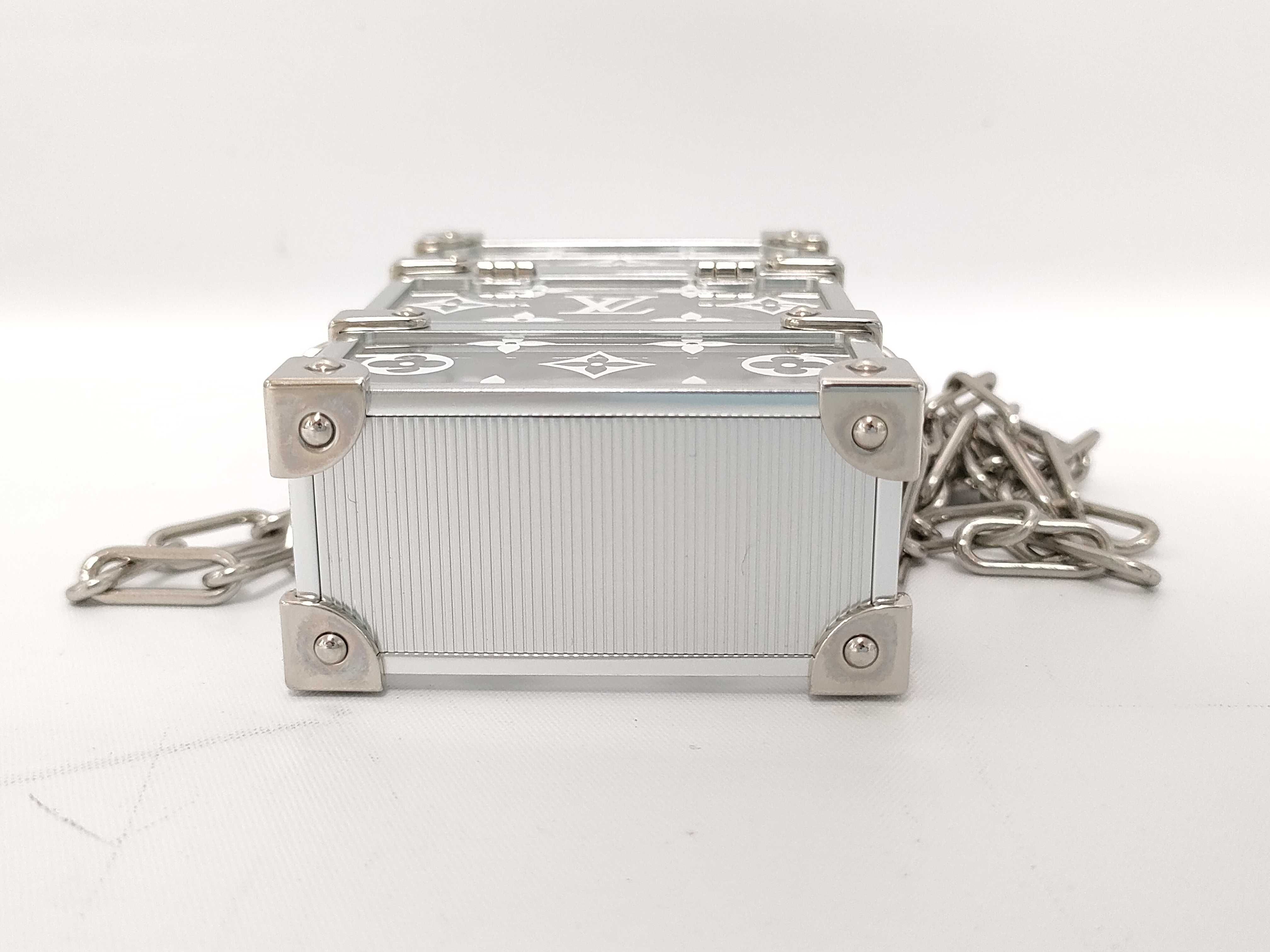 Eclipse Trunk Box Chain Shoulder Bag — view 3